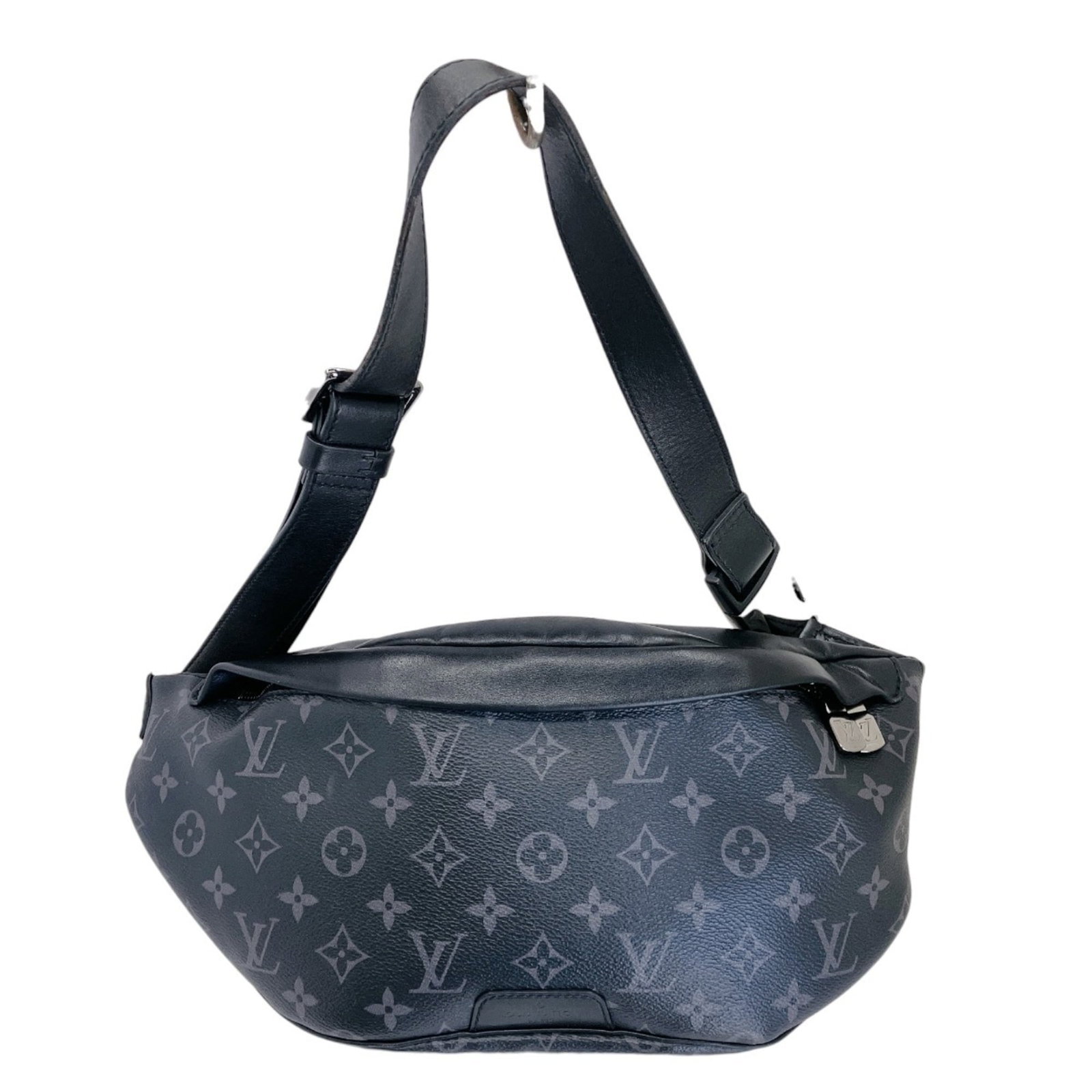 Bag sling monogram Vuitton Louis: Bag sling monogram Vuitton Louis This Louis Vuitton sling bag features the iconic monogram pattern in black, showcasing the brand's signature style. Measuring 15cm x 44cm x 9cm, it offers a sleek and