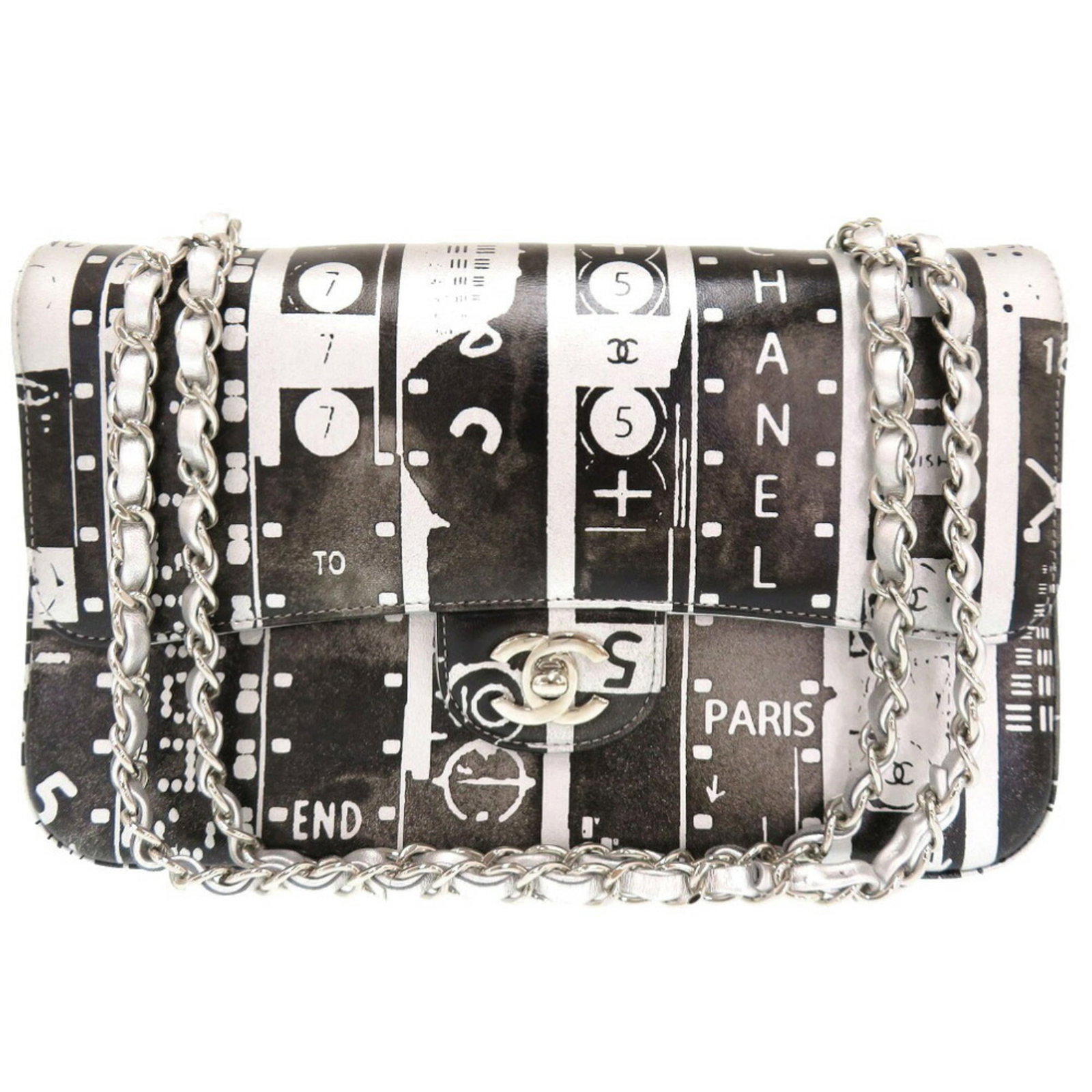 Shoulder Bag Leather Chanel: Shoulder Bag Leather Chanel Black leather shoulder bag with silver accents, measuring 16cm x 25cm x 6cm, bearing a signature. This Chanel shoulder bag is made from high-quality leather and features a