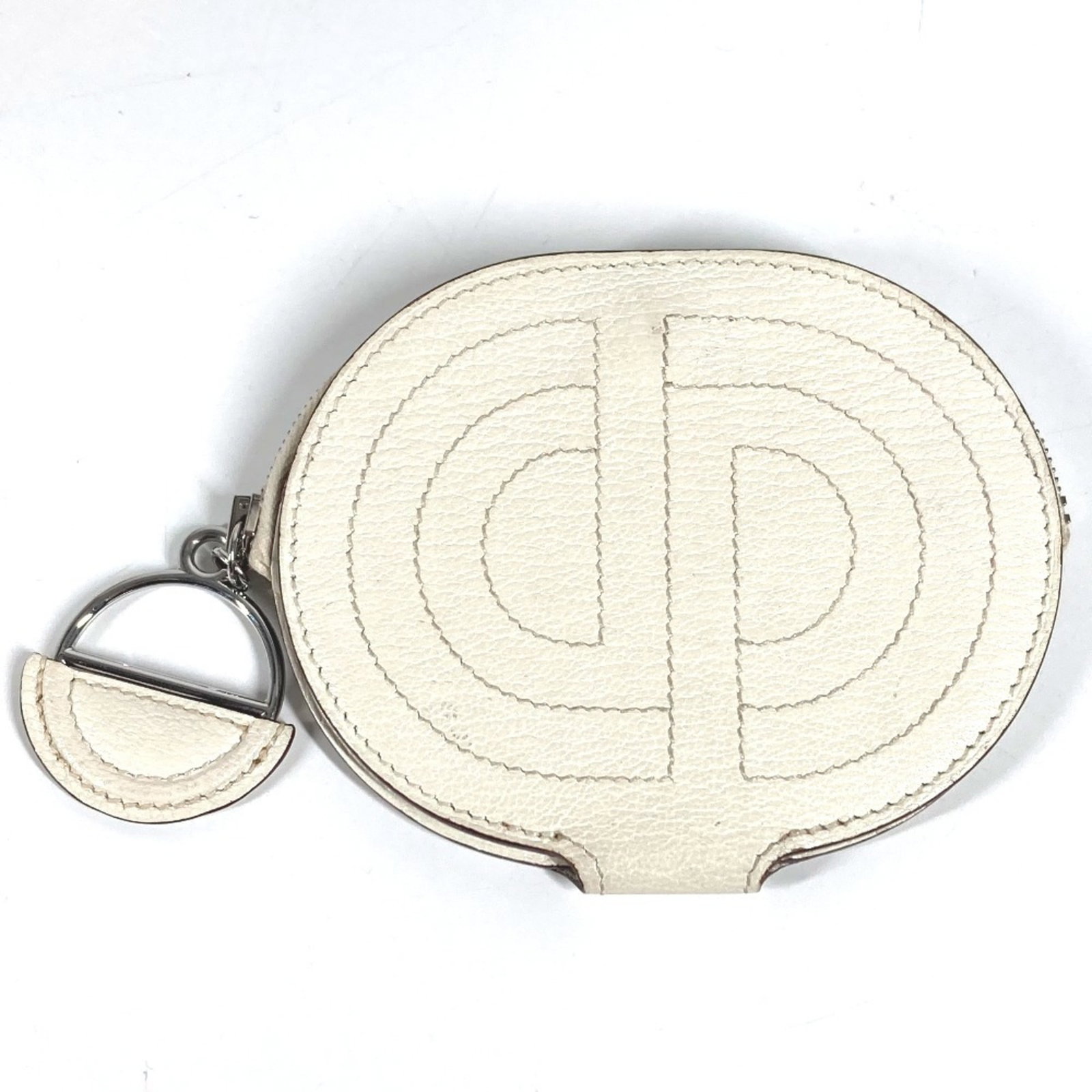 Business Card Case Leather Hermes: Business Card Case Leather Hermes Made from high-quality white leather, this Business Card Case is a stylish accessory that offers a sleek and compact way to carry your cards. Its compact size and ele