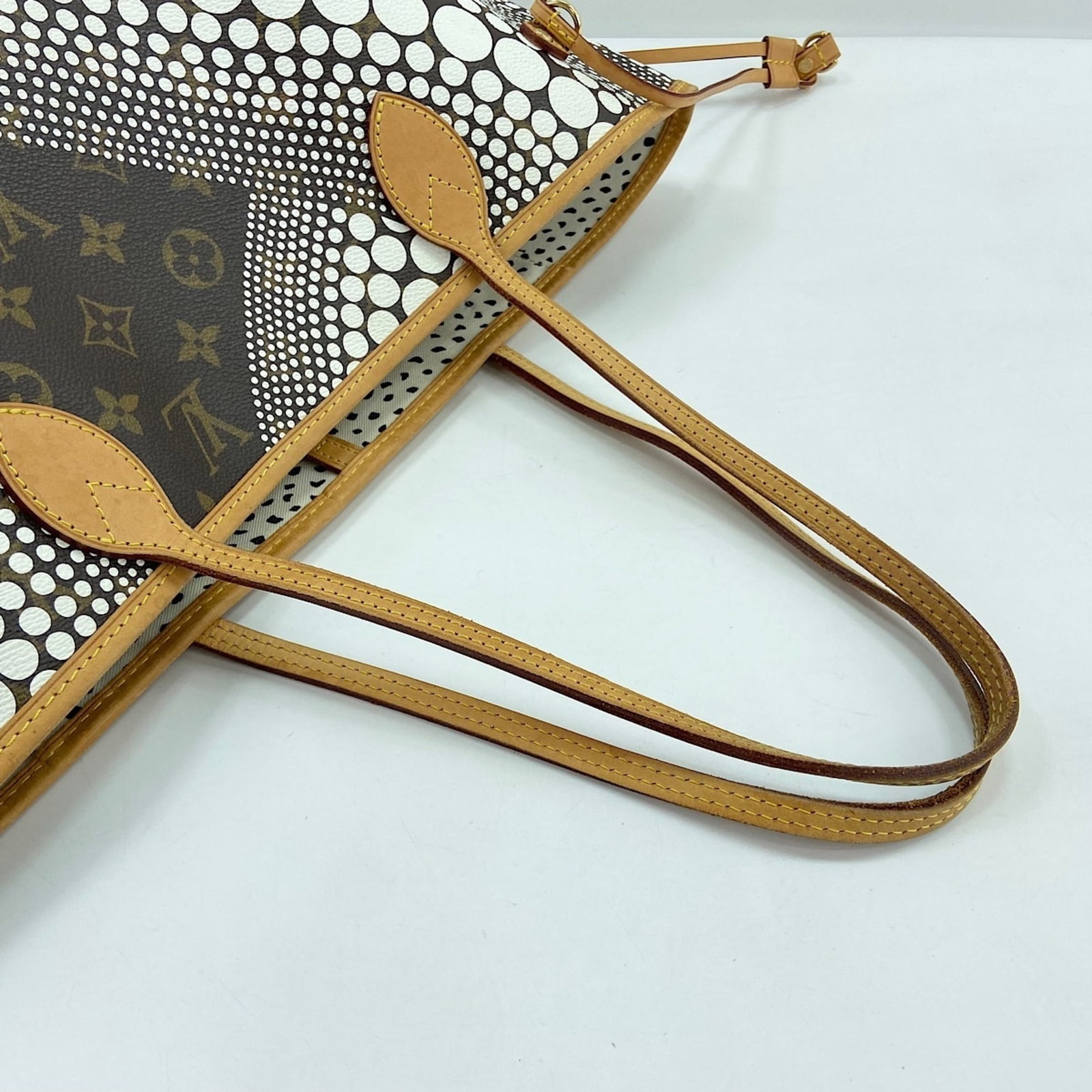Louis Vuitton Monogram Tote - 10