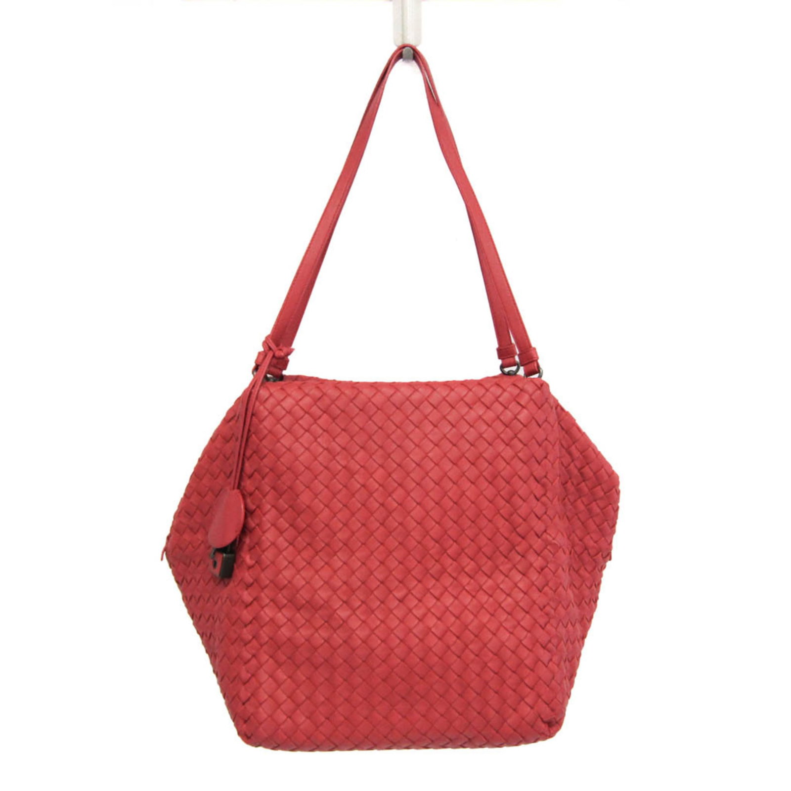 Veneta Leather Bag Tote Bag Shoulder: Veneta Leather Bag Tote Bag Shoulder Bottega Veneta's iconic Intrecciato design is showcased in this stunning red leather shoulder tote bag, featuring a mirror-finish interior and a sleek zipper
