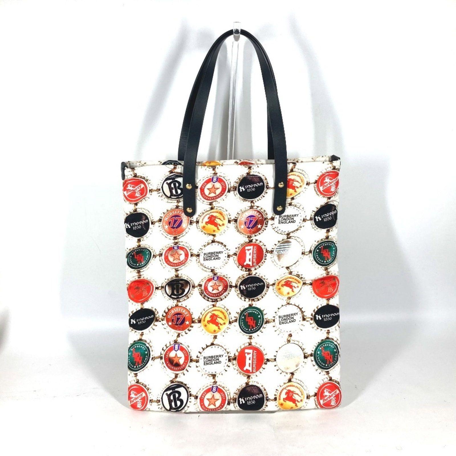Nylon Leather Burberry Bag Tote Shoulder: Nylon Leather Burberry Bag Tote Shoulder Nylon Leather Burberry Bag Tote Shoulder features a unique blend of nylon and leather materials, creating a stylish and durable design. The multi-color