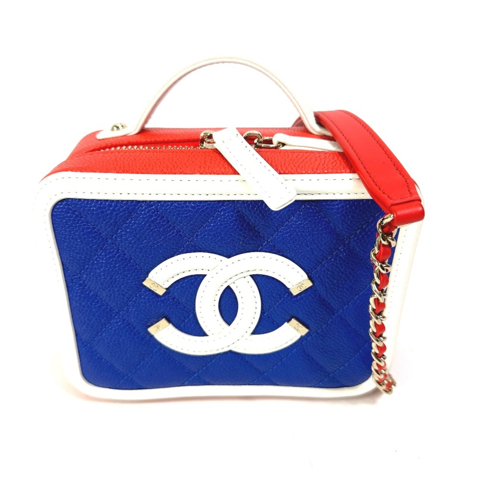 Shoulder Bag Leather Chanel: Shoulder Bag Leather Chanel Red Leather Chanel Shoulder Bag with Classic Design. This stylish shoulder bag features a rich red leather exterior, measuring 16cm x 12cm x 8cm, and a 12cm long handle.