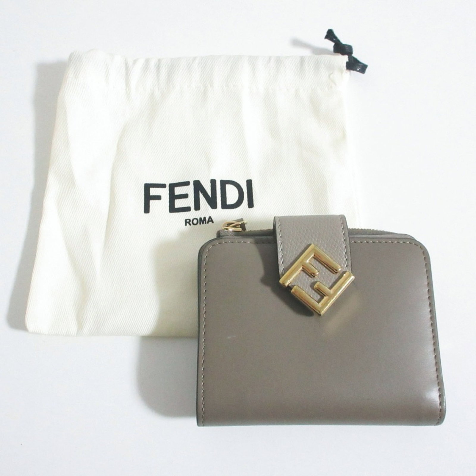 Bi fold wallet - 9