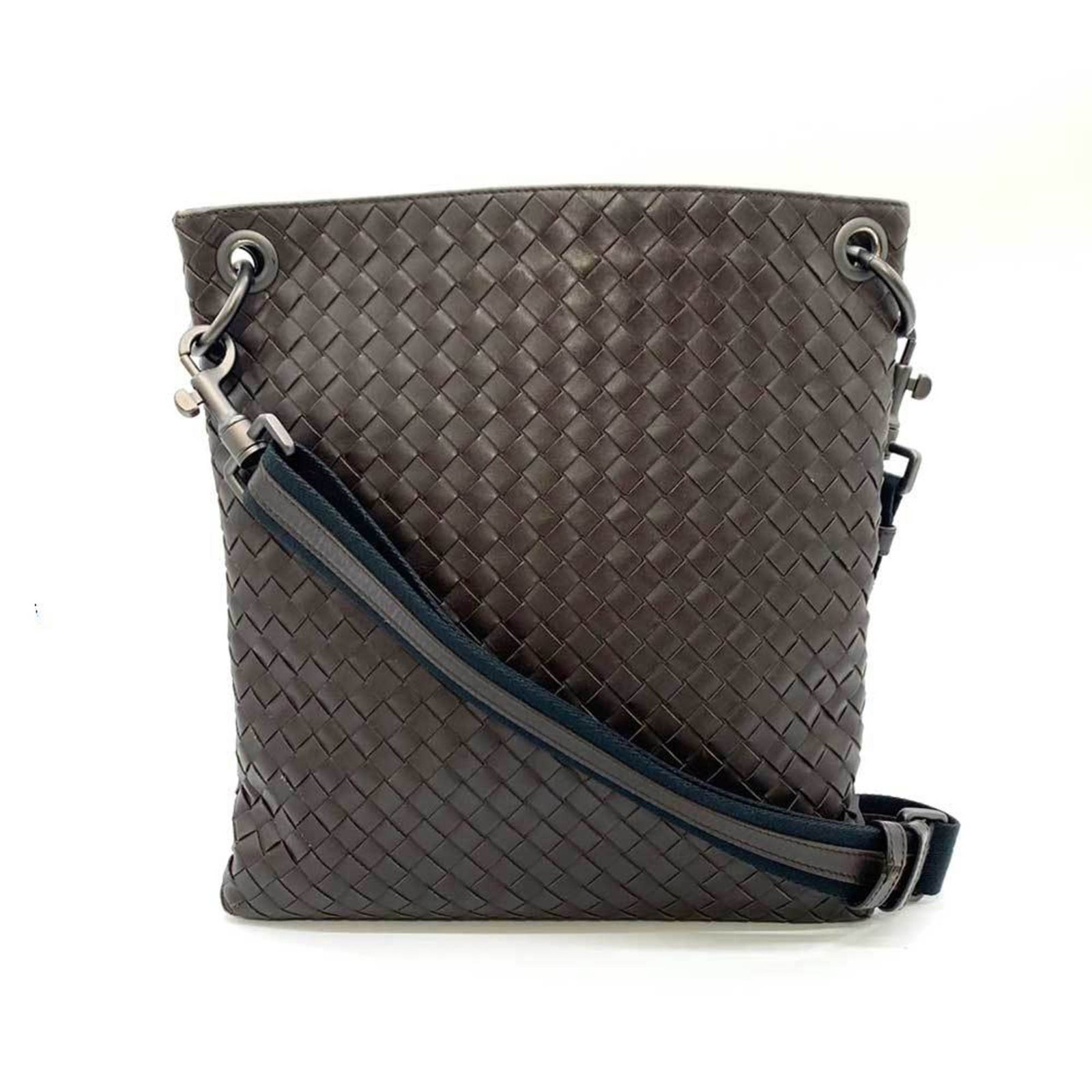 Intrecciato Bag Veneta Bottega: Intrecciato Bag Veneta Bottega Intrecciato Bag Veneta Bottega is a beautifully crafted shoulder bag made from high-quality Intrecciato material. Its classic design and timeless style make it a