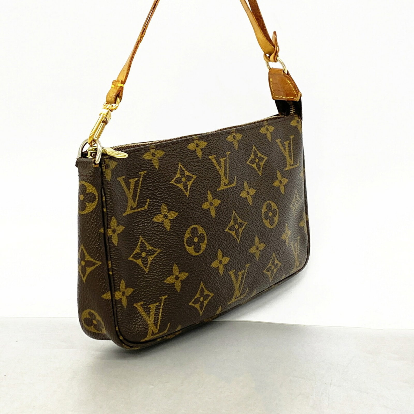 Louis Vuitton Pouch - 2