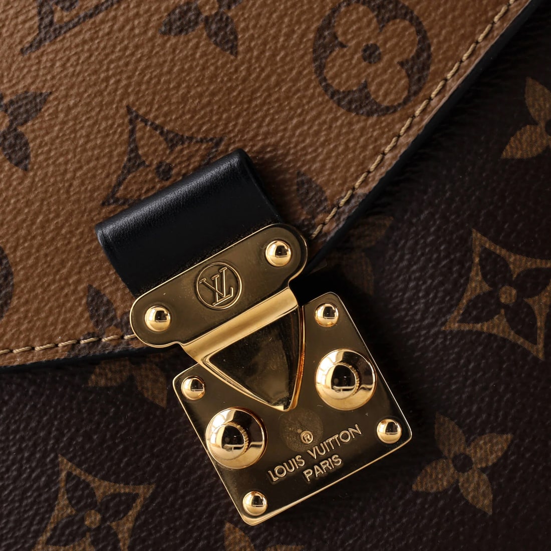 Monogram Reverse Canvas Pochette Louis Vuitton - 6