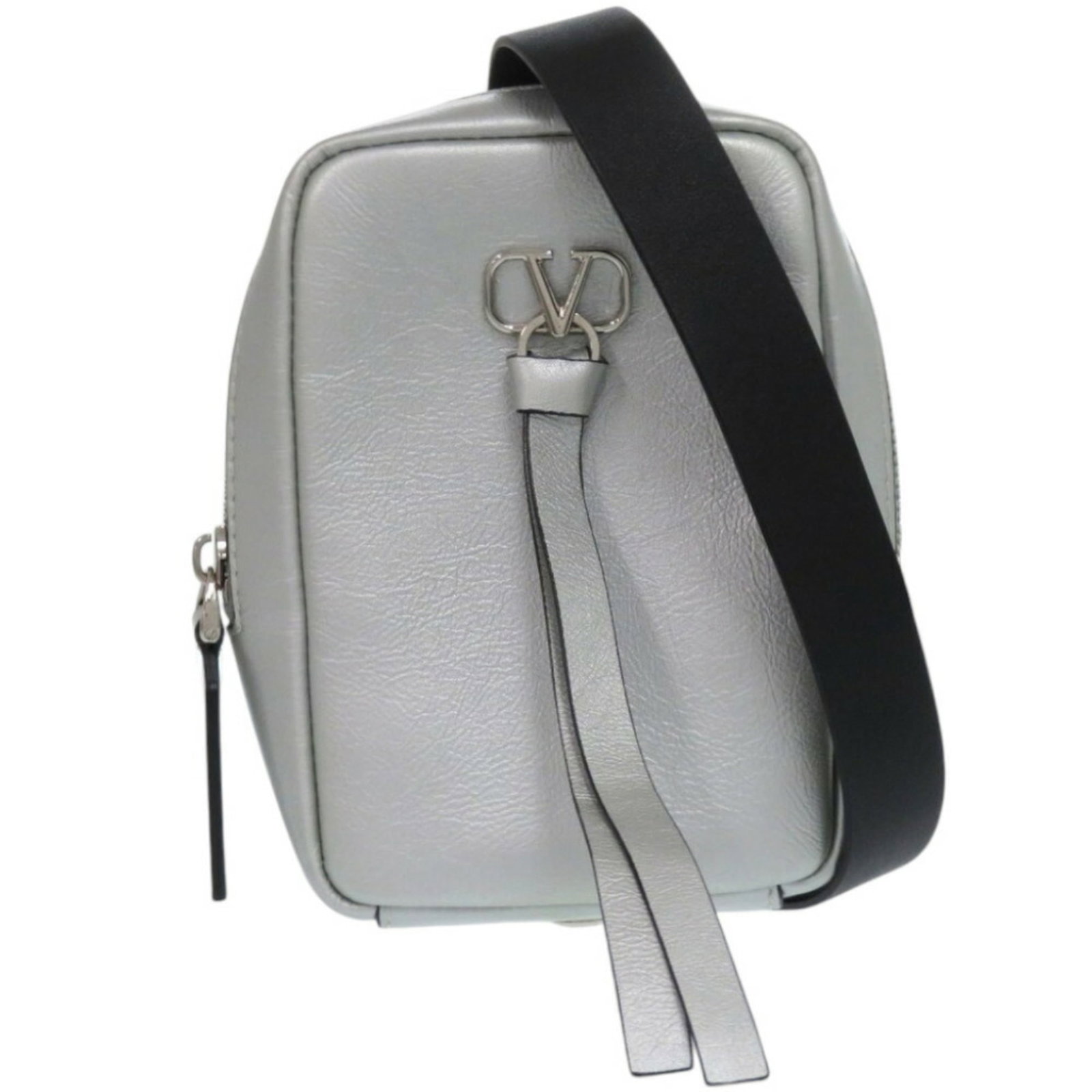 Valentino Garavani leather shoulder bag: Valentino Garavani leather shoulder bag Black leather shoulder bag with metallic silver accents, measuring 16cm x 11cm x 4.5cm, comes with a dust bag for protection. This stylish accessory is crafted 