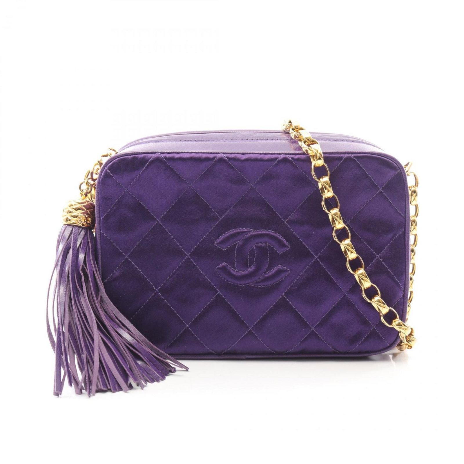 Shoulder Bag Handbag Fabric Chanel: Shoulder Bag Handbag Fabric Chanel Purple Chanel shoulder bag fabric, a vibrant and stylish piece, measures 12cm x 18cm x 7cm. The fabric bears a signature, a notable feature of this item. This