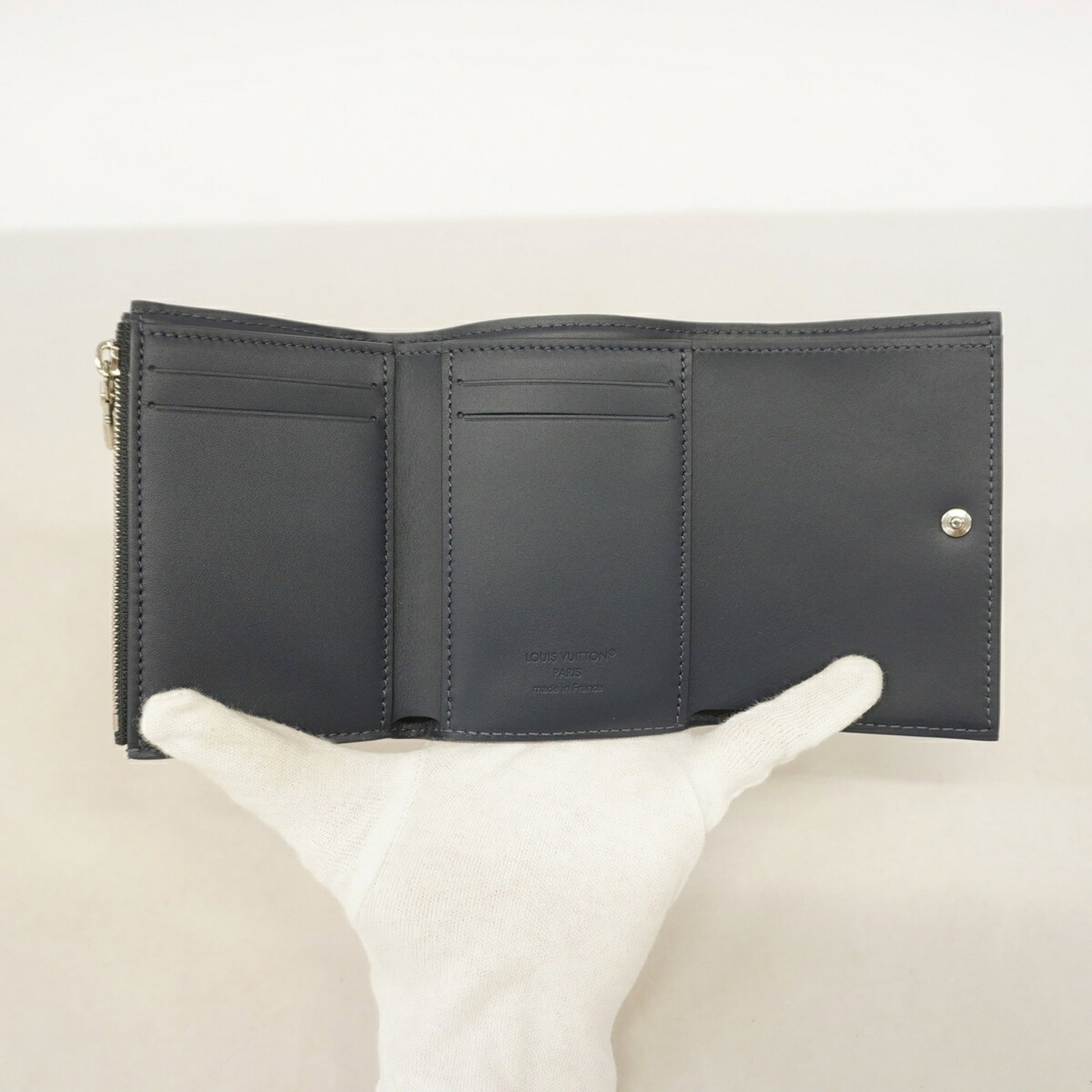 Louis Vuitton Wallet (Tri-Fold) - 3
