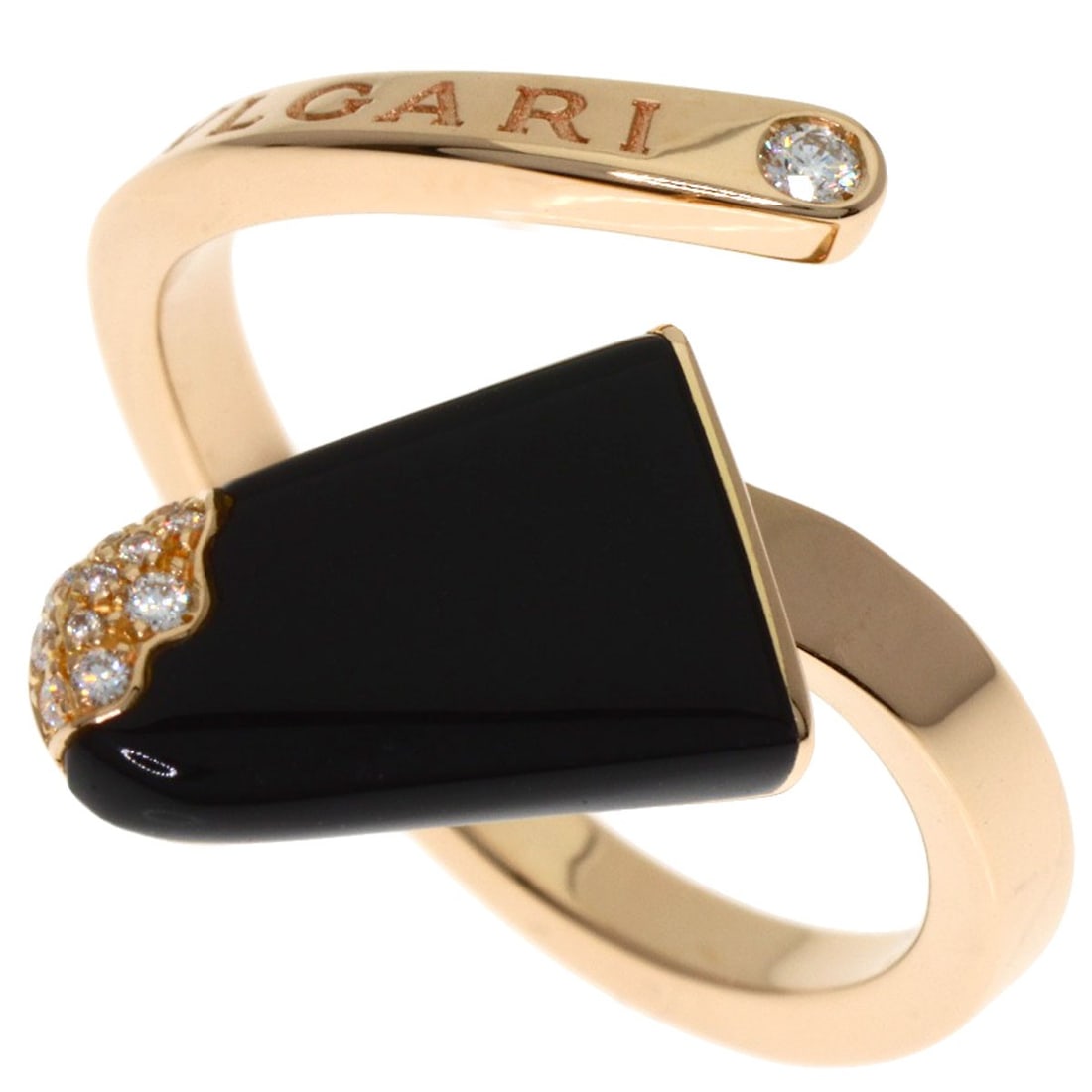 Onyx Diamond Gelati Ring K18 Pink Gold: Onyx Diamond Gelati Ring K18 Pink Gold K18 Pink Gold and Onyx Diamond Gelati Ring, a striking combination of luxury and elegance. The ring features a main stone of Onyx, set in K18 Pink Gold, with a