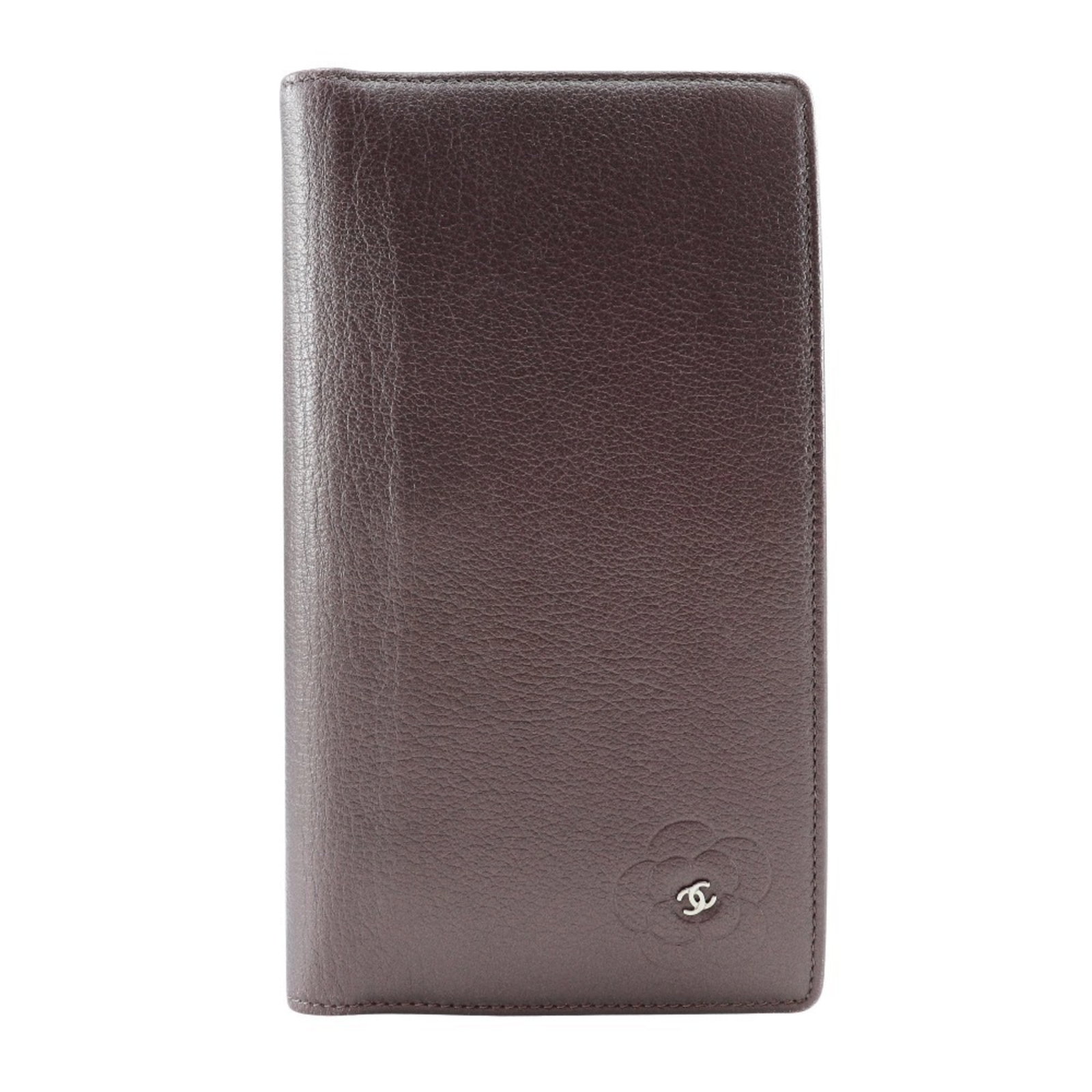 Chanel Long Wallet (Bi-Fold) Leather: Chanel Long Wallet (Bi-Fold) Leather This luxurious Chanel long wallet features a sleek metallic purple leather exterior, with a classic bi-fold design that exudes timeless elegance. Measuring 18cm x