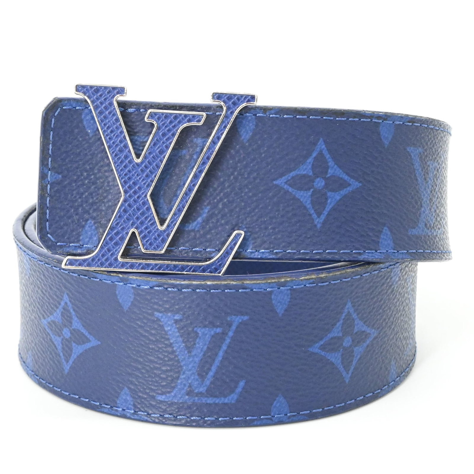 Standard belt by Louis Vuitton: Standard belt by Louis Vuitton Standard Louis Vuitton belt with iconic monogram pattern in blue, available in a range of lengths from 34.25'' to 38.18''. Made from high-quality materials, this classic