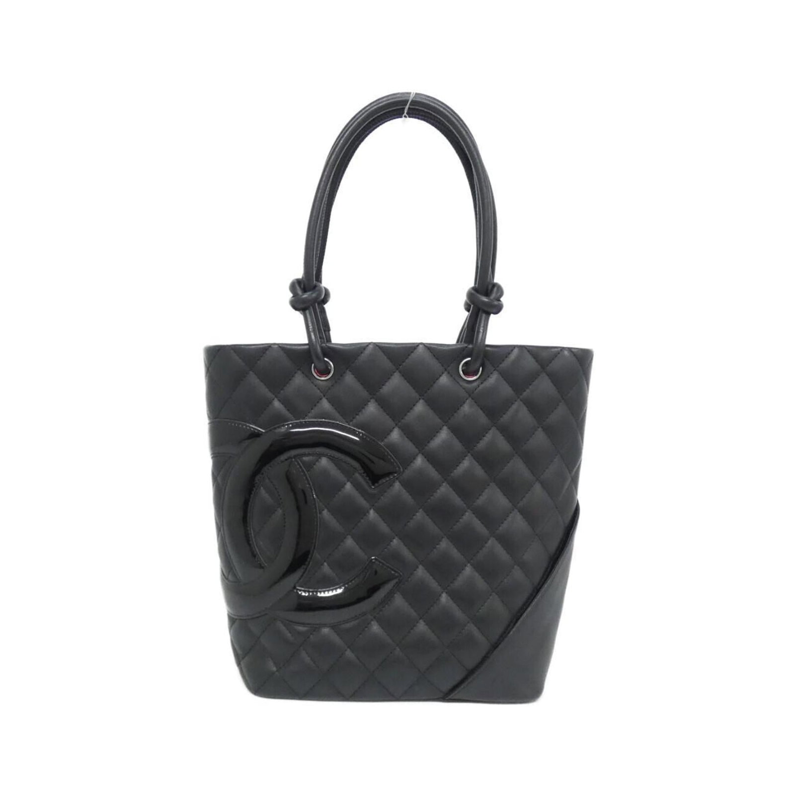 Handbag Leather from Chanel: Handbag Leather from Chanel Black leather handbag from Chanel, measuring 24cm x 28cm x 12cm, comes with a guarantee card. This stylish accessory is crafted from high-quality leather, making it a