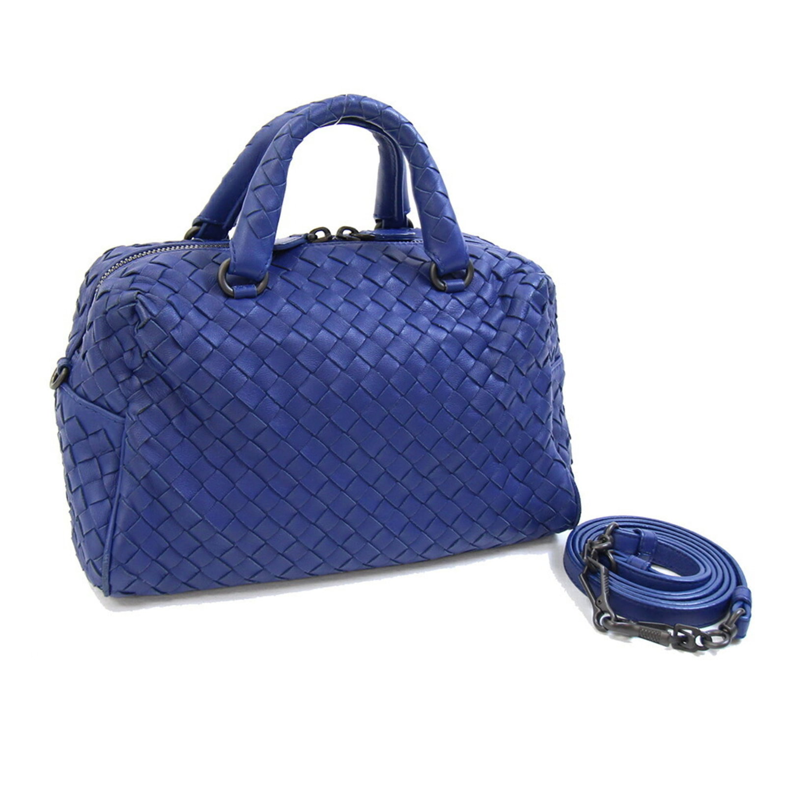 Veneta Leather Handbag: Veneta Leather Handbag Bottega Veneta's Veneta Leather Handbag boasts a stunning blue hue and sleek design, measuring 14cm x 24.5cm x 12cm. Crafted from high-quality leather, this Italian-made