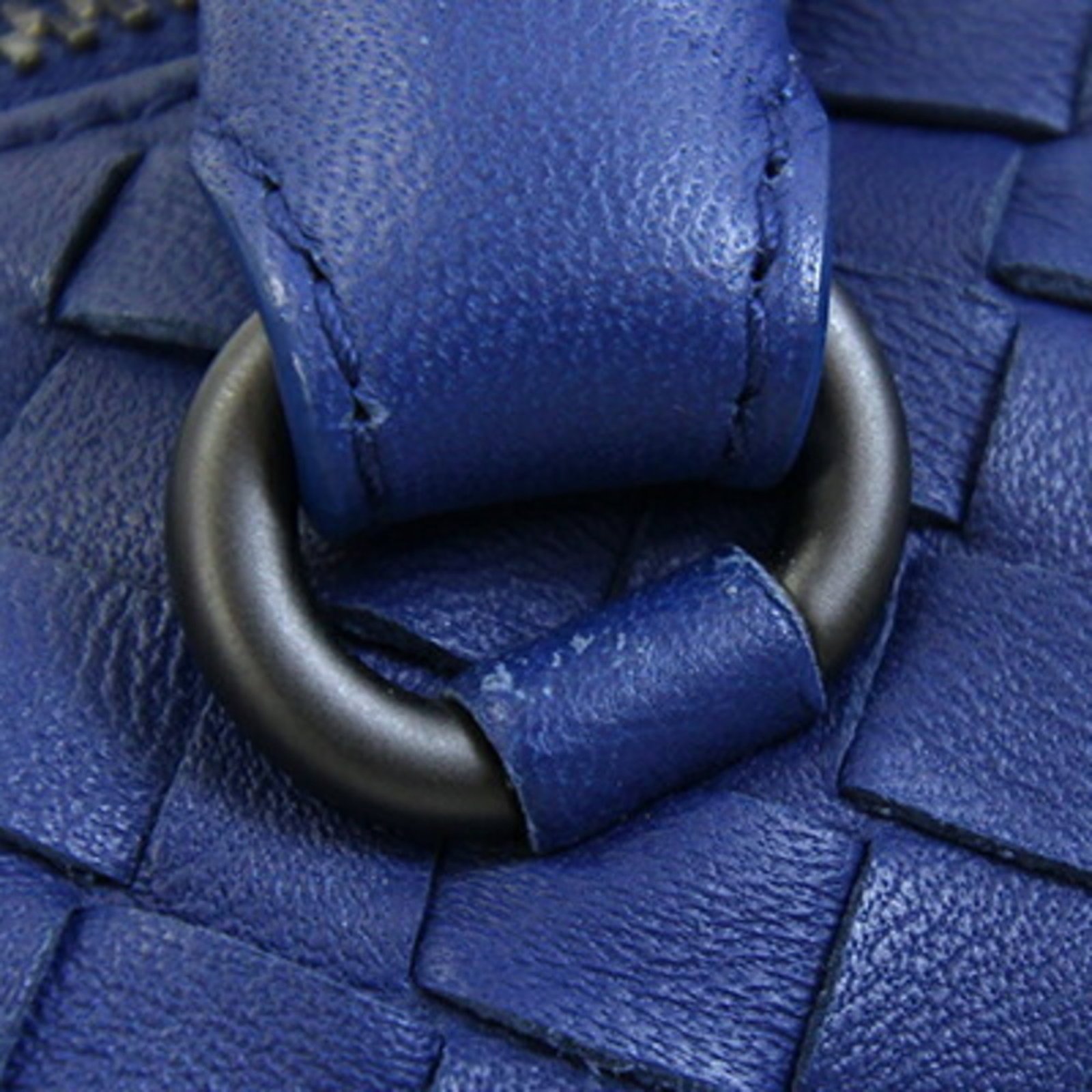 Veneta Leather Handbag - 7