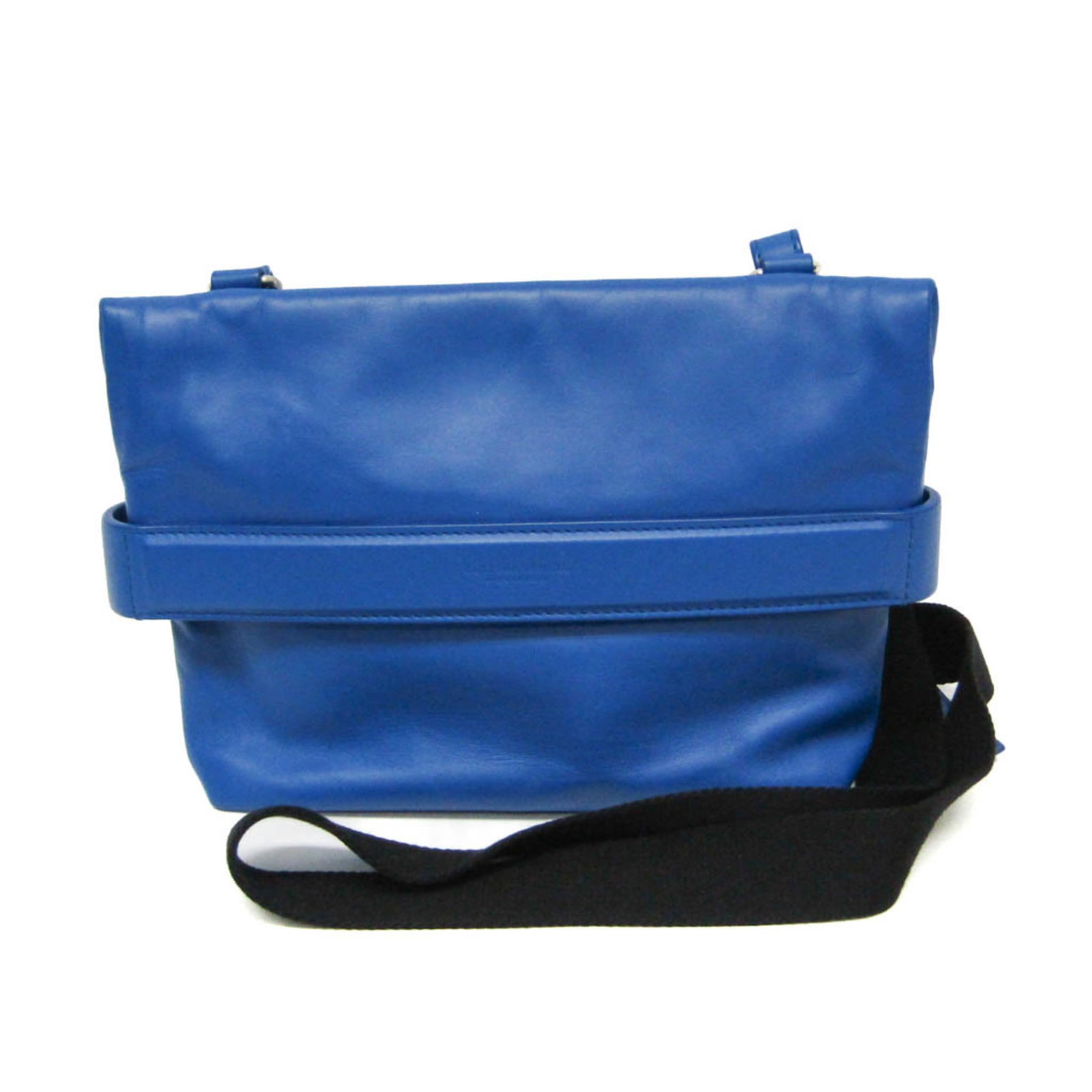 Bottega Veneta Shoulder Bag Leather: Bottega Veneta Shoulder Bag Leather Bottega Veneta Shoulder Bag Leather - A stylish and versatile blue leather shoulder bag with a zippered outer pocket, perfect for everyday use. Measuring 17cm x 24c