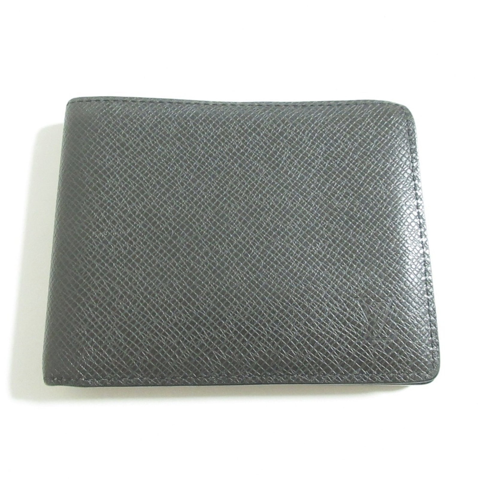 Louis Vuitton Wallet (Bi-Fold): Louis Vuitton Wallet (Bi-Fold) Black bi-fold wallet from Louis Vuitton, measuring 9cm x 11.5cm. This sleek design features a classic black finish, perfect for everyday use. The iconic Louis Vuitton