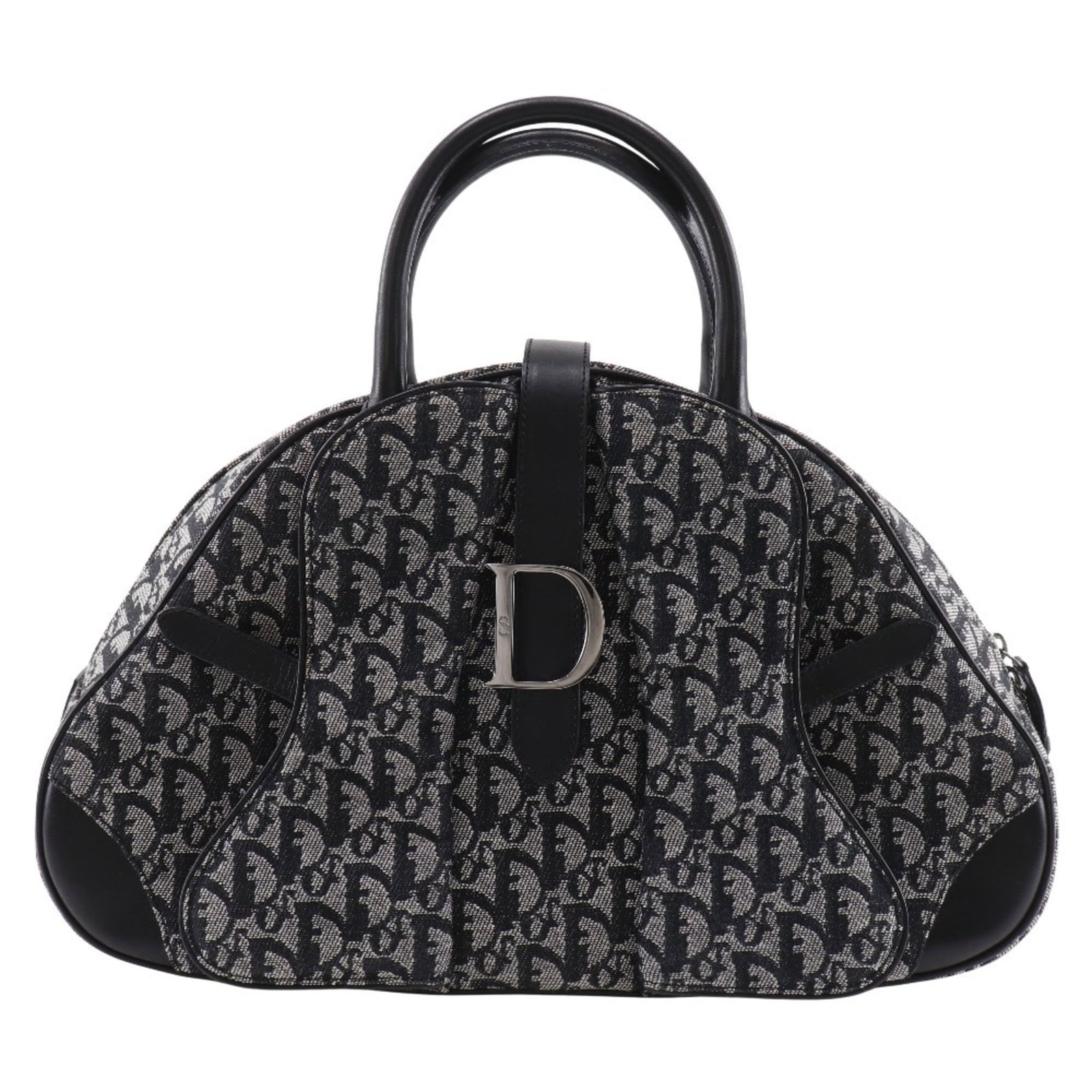 Christian Dior Handbag Saddle Bag Trotter: Christian Dior Handbag Saddle Bag Trotter Navy Christian Dior Trotter Saddle Bag features a zipper closure, two pockets, and a velcro pocket, making it a practical and stylish accessory. The bag's siz