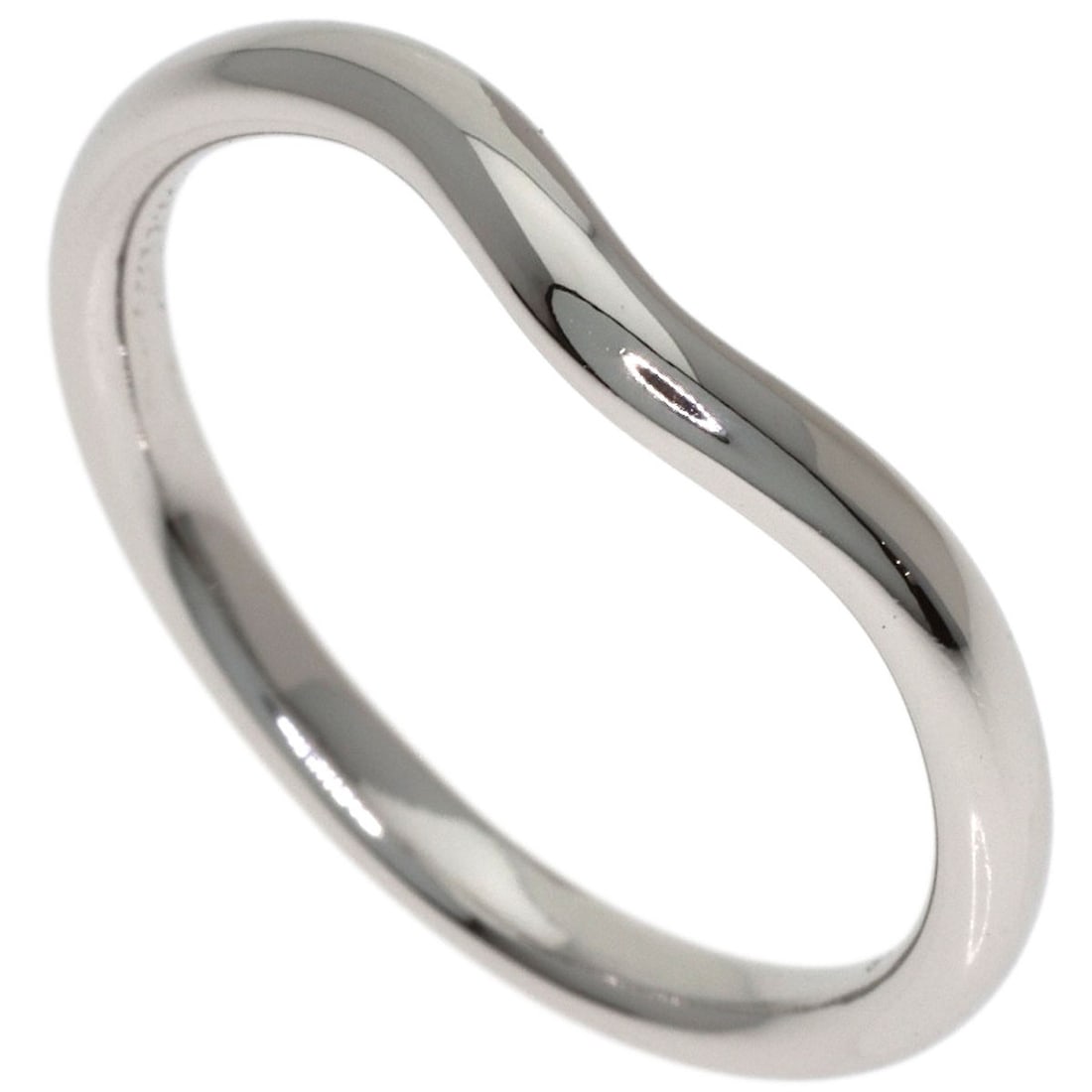 Tiffany Co Platinum Ring Band Curved: Tiffany Co Platinum Ring Band Curved Platinum band with a curved design, made from PT950 silver-plated metal, and bearing a signature from Tiffany & Co. This ring features a 6.5 US size and a silver e