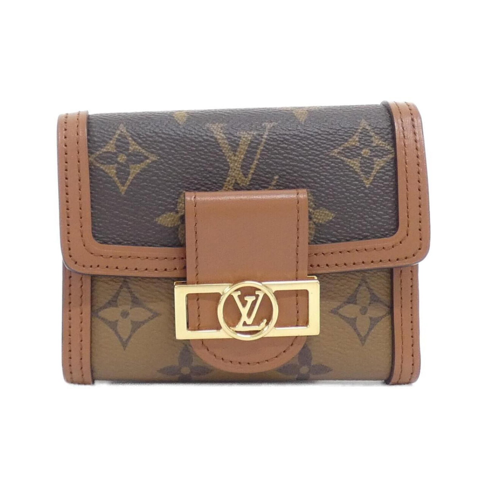 Louis Vuitton Coin Purse/ Coin Case Coated Canvas: Louis Vuitton Coin Purse/ Coin Case Coated Canvas Coated canvas construction gives this Louis Vuitton coin purse its sleek, modern look. The marron color and compact size make it a versatile accessory
