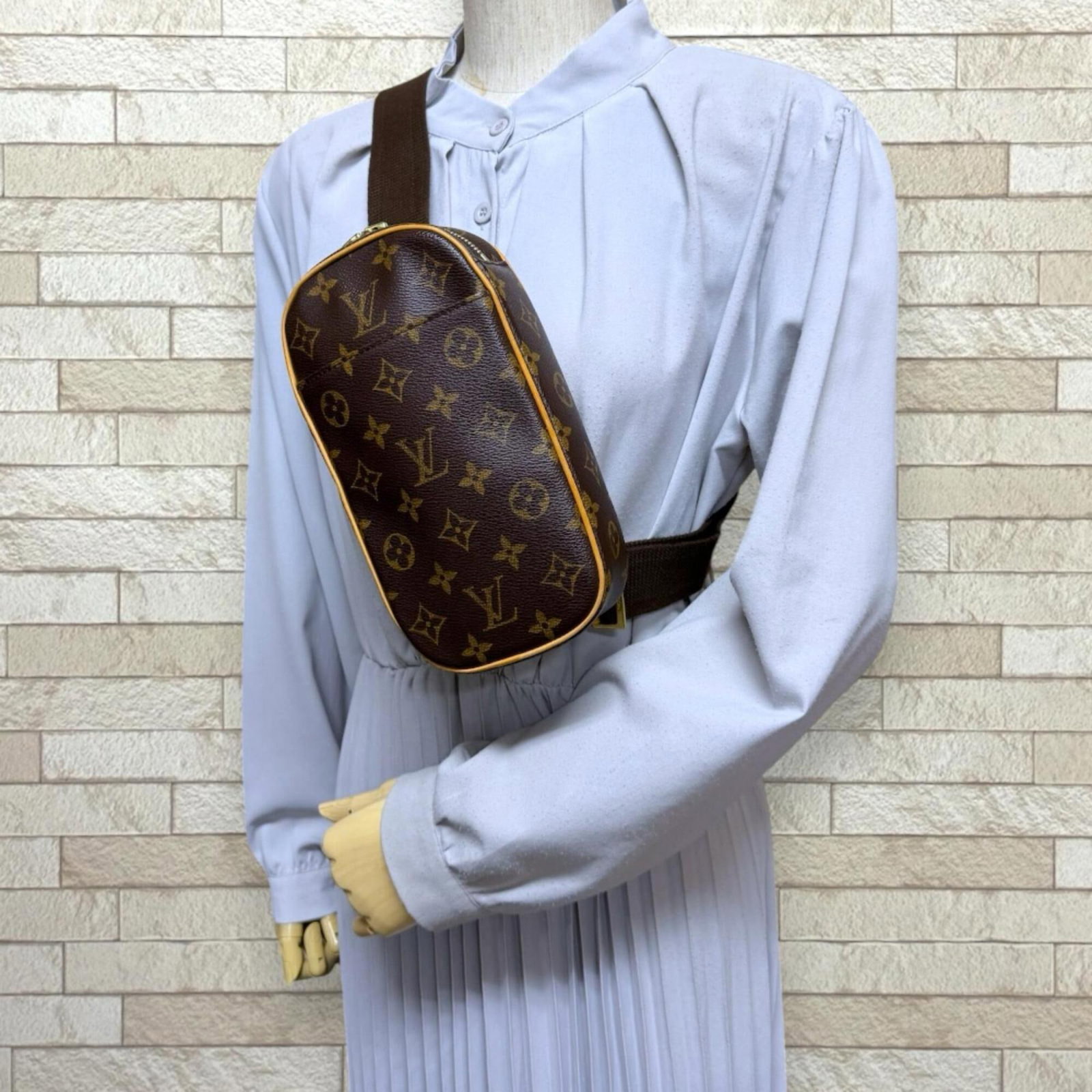 Bag sling monogram Vuitton Louis - 2