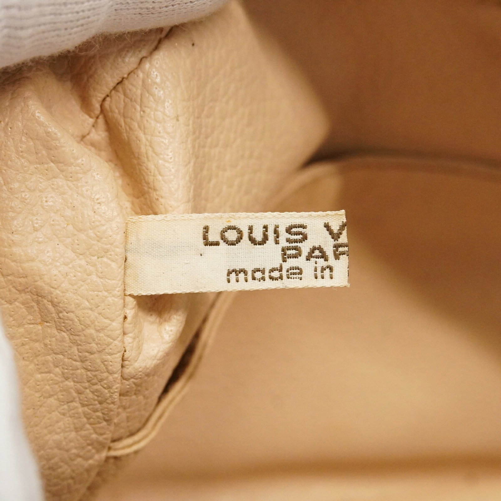 Louis Vuitton Pouch - 5