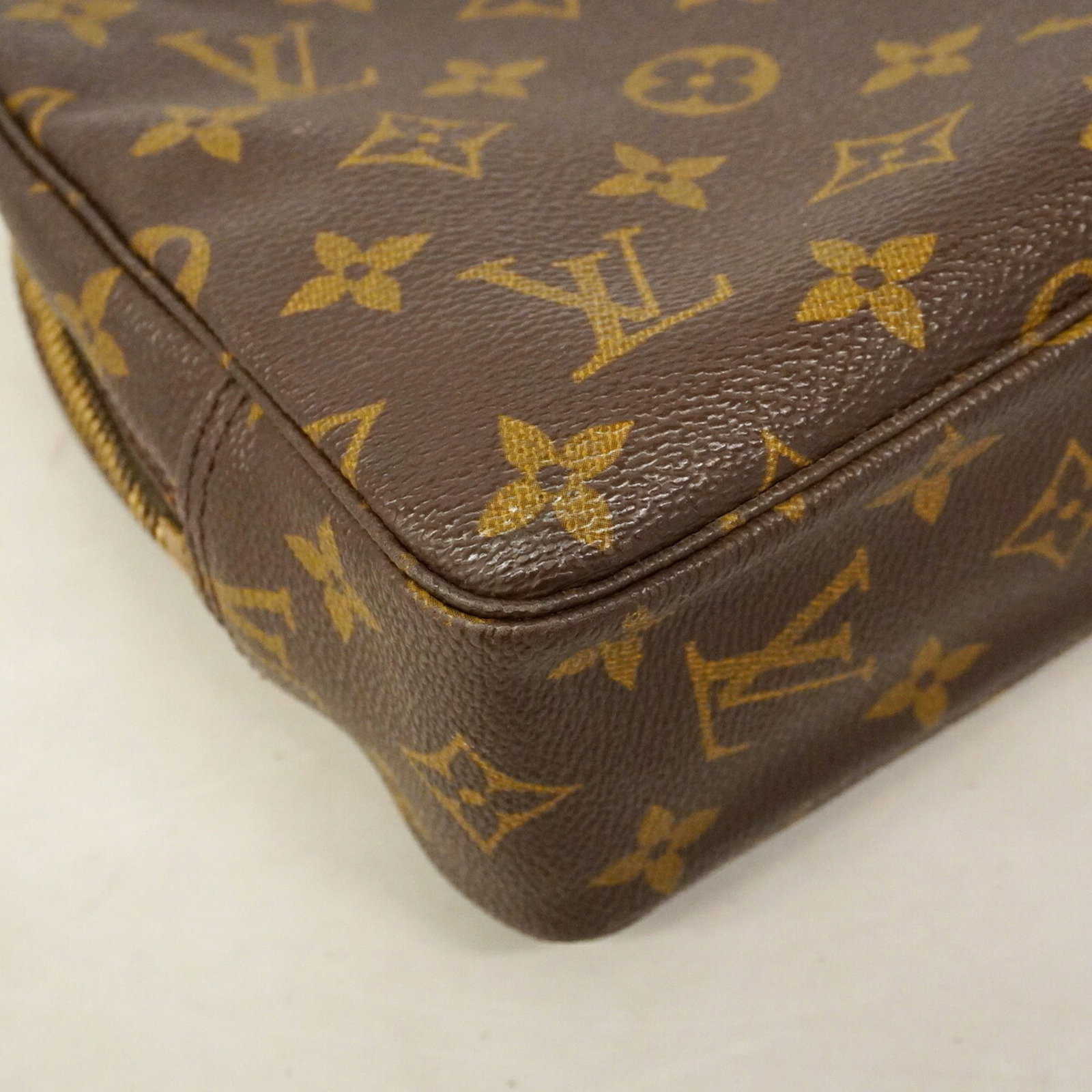 Louis Vuitton Pouch - 6