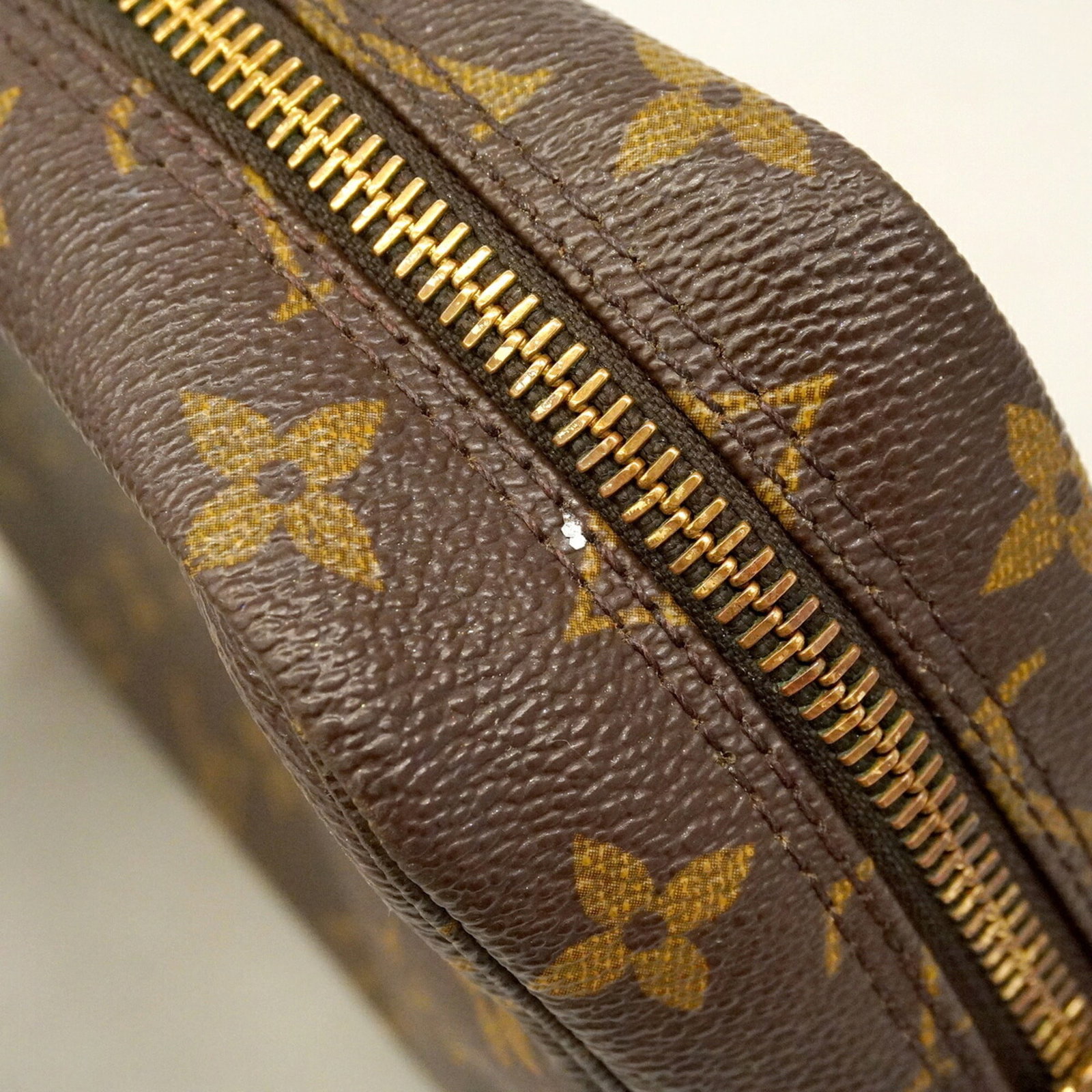 Louis Vuitton Pouch - 8
