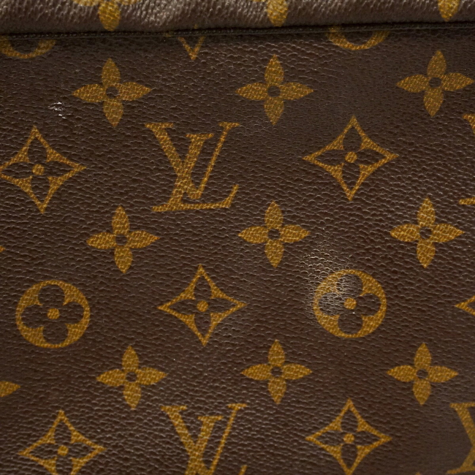 Louis Vuitton Pouch - 9