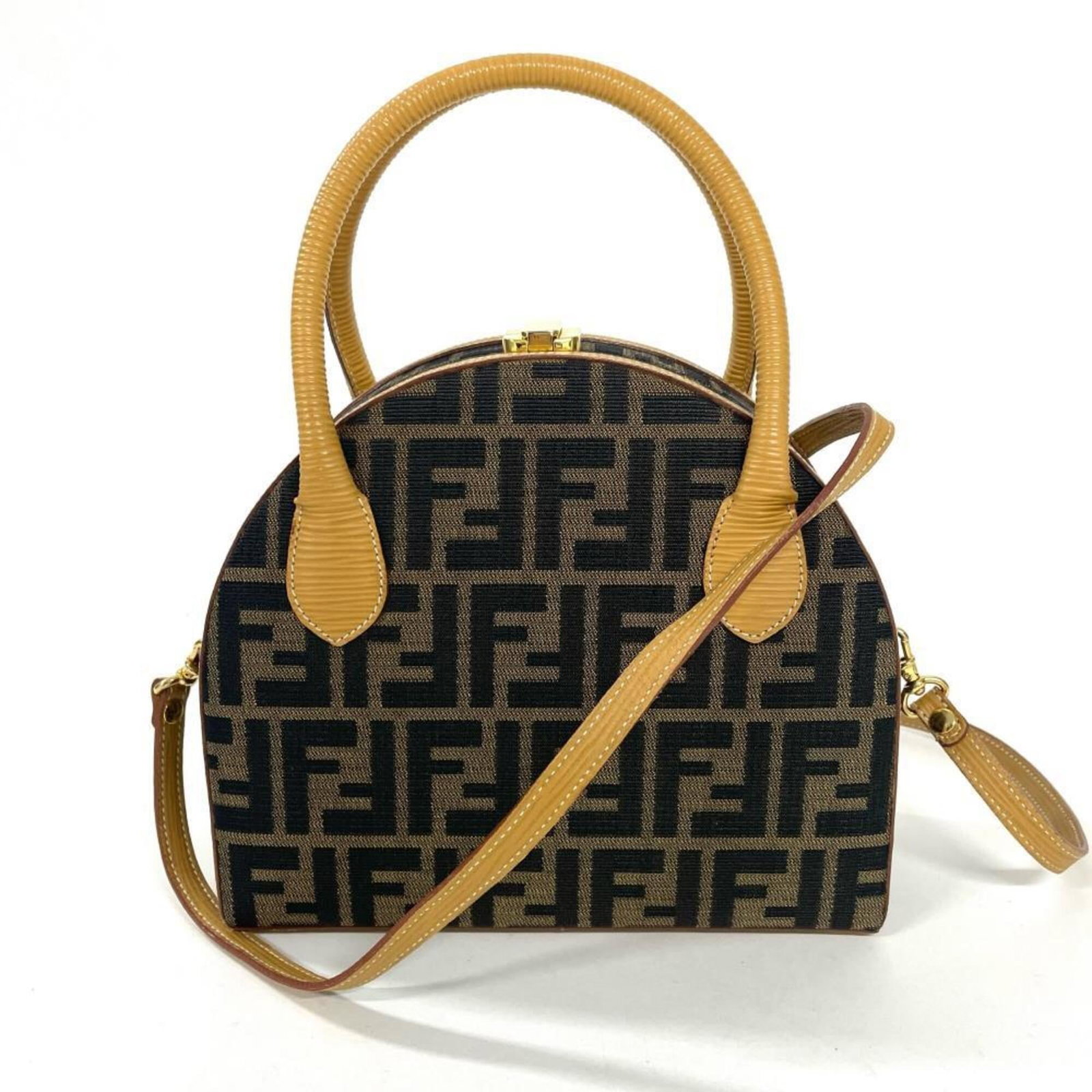 Shoulder Bag Canvas Handbag Fendi: Shoulder Bag Canvas Handbag Fendi Canvas Fendi shoulder bag with a classic design, featuring a 19cm x 22cm x 8cm size and a canvas material. The bag bears a signature, a notable feature of this Zucca 