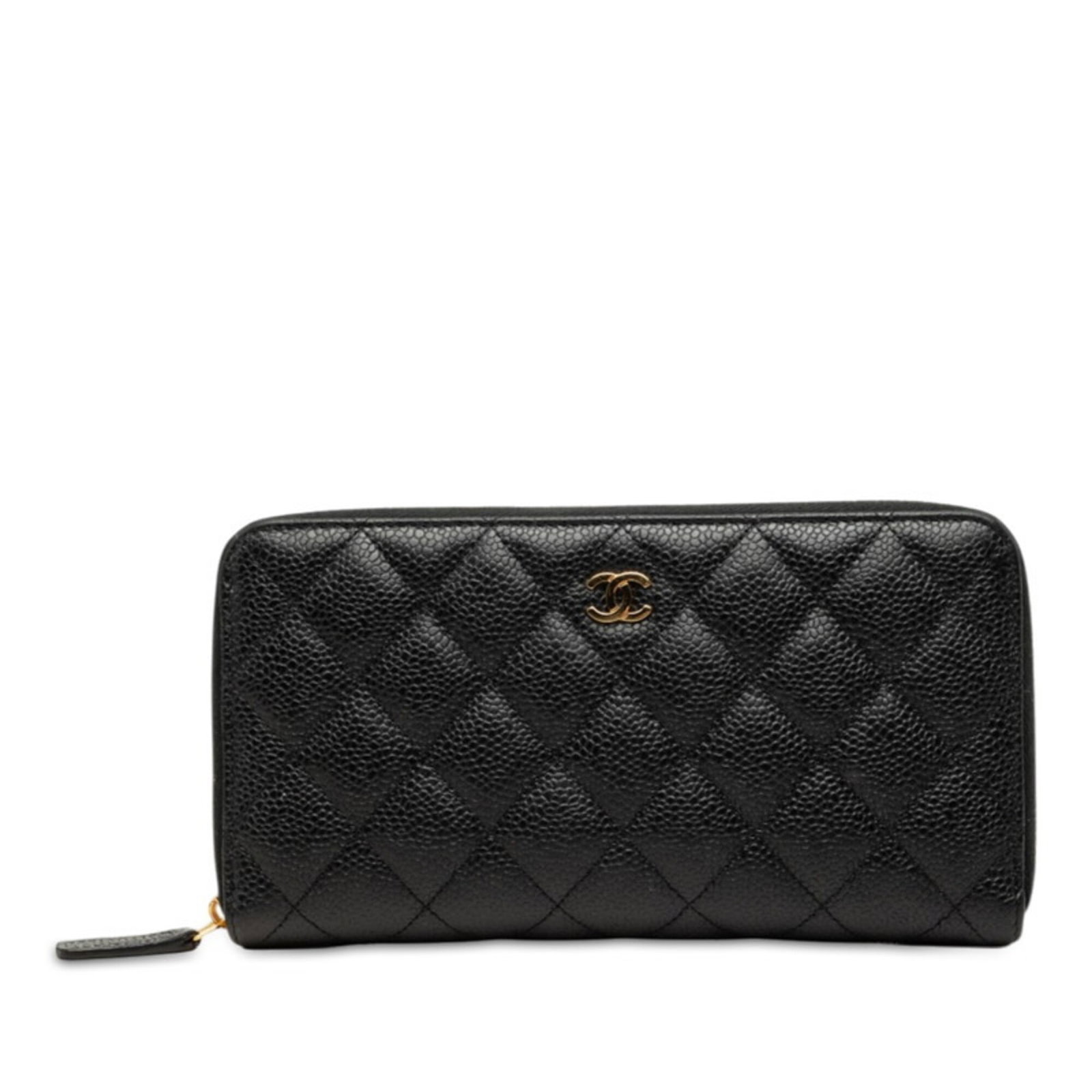 Coin Case Grained Calfskin by Chanel: Coin Case Grained Calfskin by Chanel Coin Case Grained Calfskin by Chanel - A sleek and sophisticated accessory, this black coin case is crafted from high-quality grained calfskin, measuring 10.5cm x