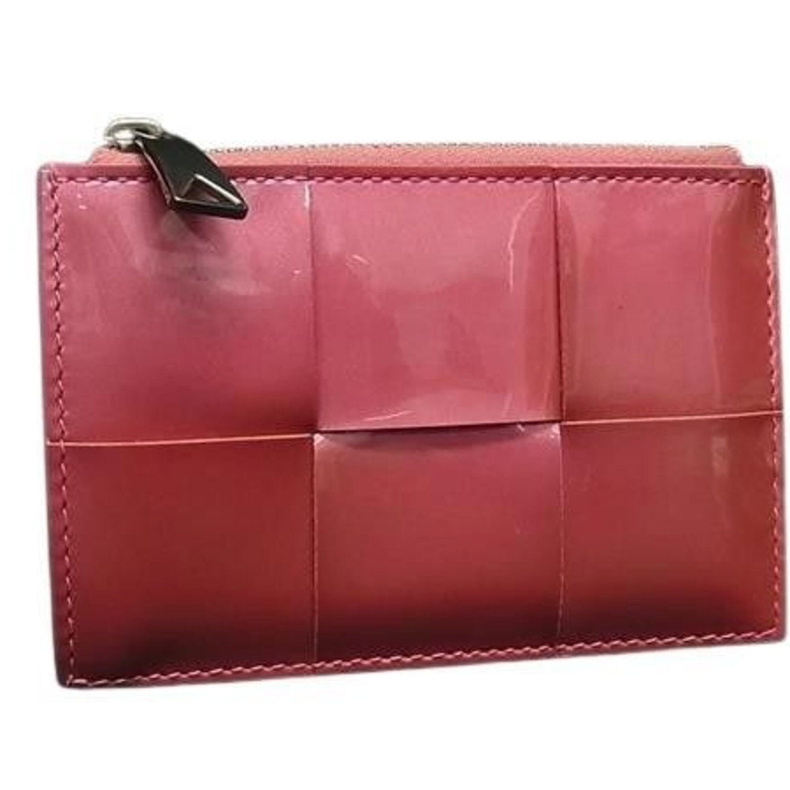 Patent Leather Business Card Case Bottega Veneta: Patent Leather Business Card Case Bottega Veneta Patent leather business card case from Bottega Veneta, crafted in Italy with a striking pink hue. The case features a zipper closure and measures 8cm x