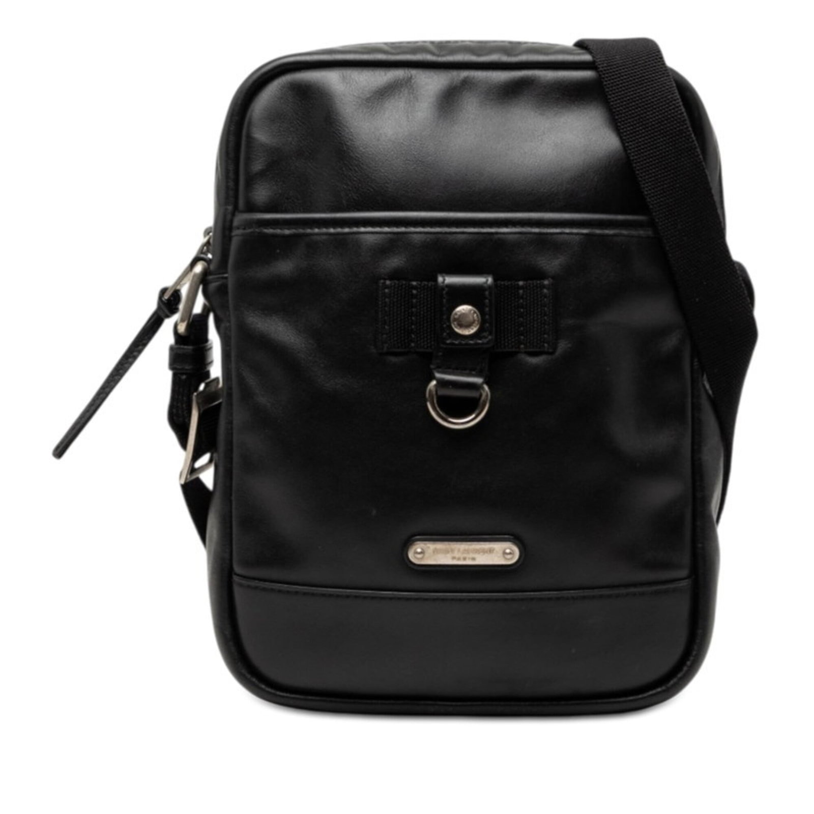 Laurent Saint Bag Leather Shoulder: Laurent Saint Bag Leather Shoulder Black leather shoulder bag with a zipper closure, measuring 23.5cm x 18cm x 4cm, featuring a 66cm strap drop. The bag's sleek design and classic style make it a
