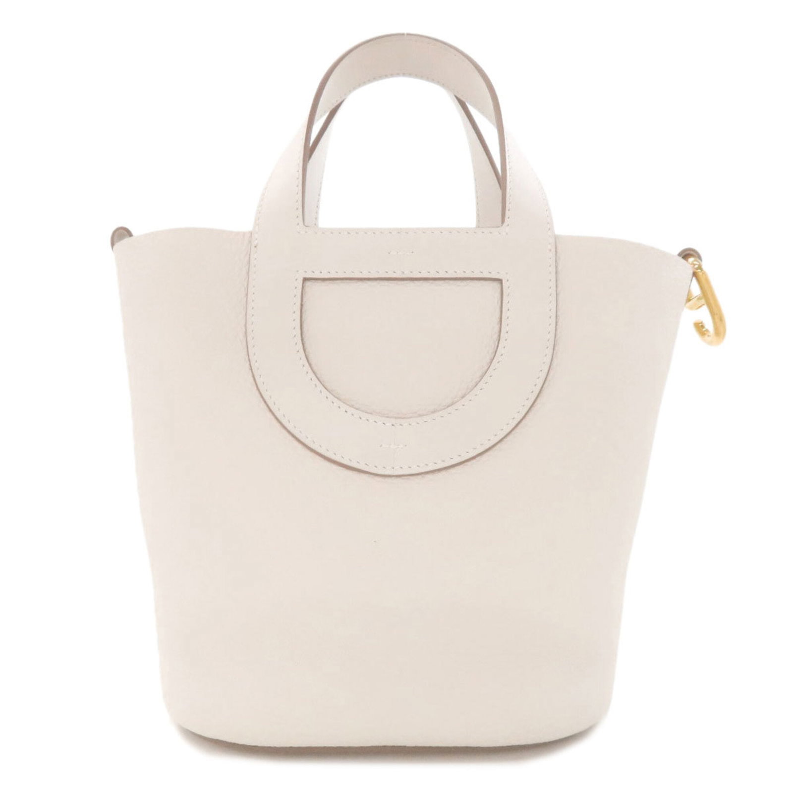 Clemence Leather Handbag Taurillon Hermes: Clemence Leather Handbag Taurillon Hermes Taurillon clemence leather gives this white handbag a sophisticated, high-end look. With an open pocket and classic design, it's a stylish accessory for every