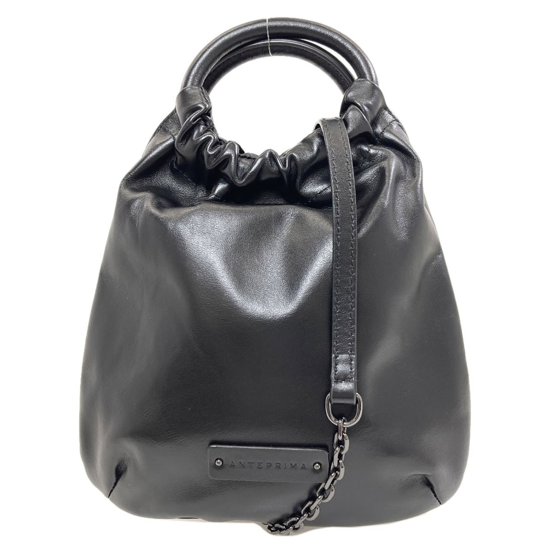 Small Leather Handbag 2Way Standard: Small Leather Handbag 2Way Standard Small leather handbag with a classic 2-way design, crafted from high-quality black leather. The simple, timeless style makes it a versatile accessory for everyday
