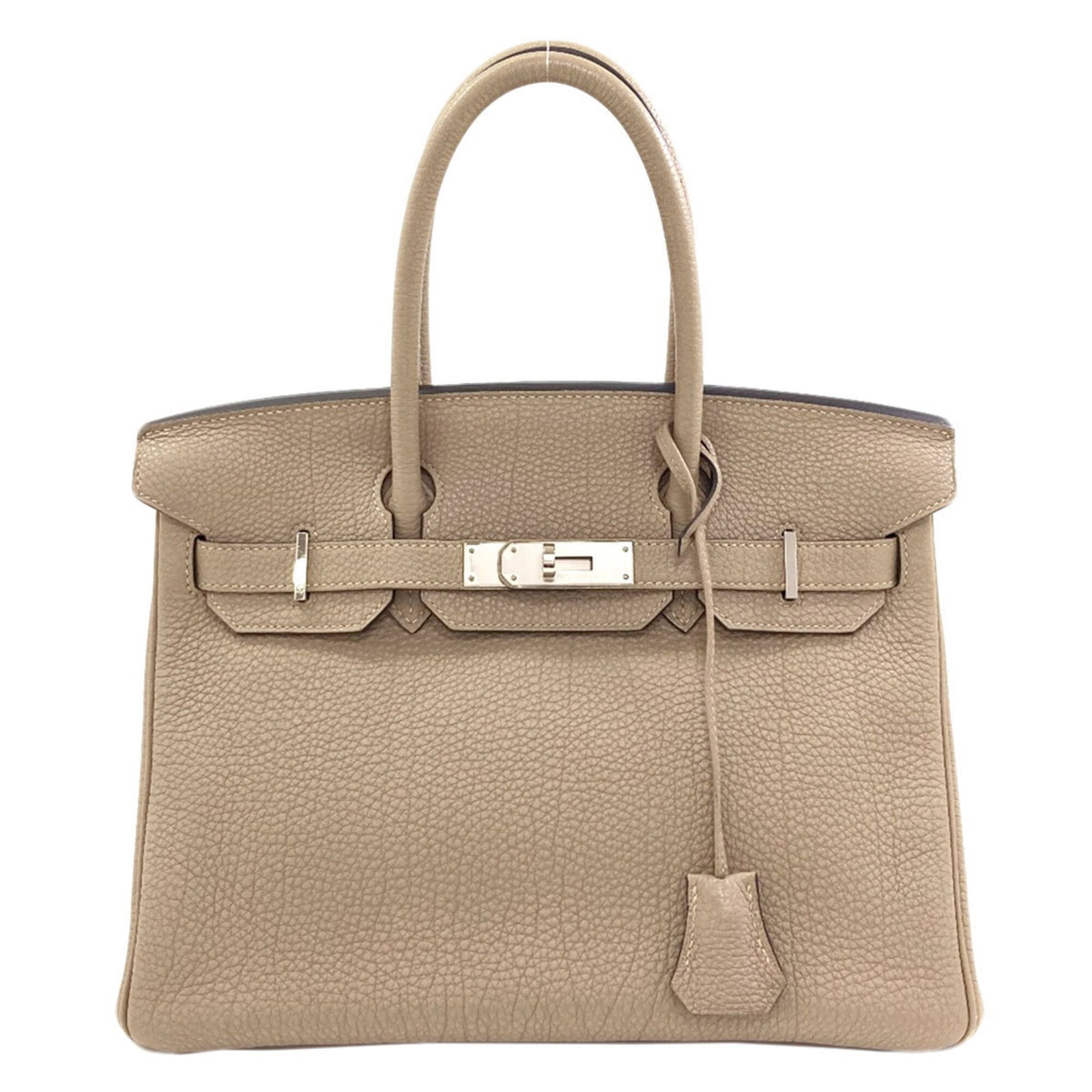 Hermes Handbag Togo Leather: Hermes Handbag Togo Leather Togo leather craftsmanship shines in this elegant Hermes handbag, boasting a timeless beige color and refined dimensions. Measuring 22cm x 30cm x 15.5cm, it offers a sleek