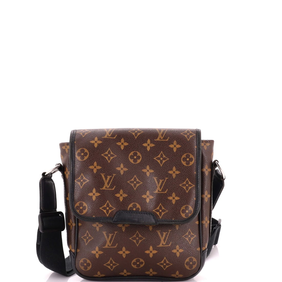 Bass Macassar Monogram Canvas Louis Vuitton Messenger: Bass Macassar Monogram Canvas Louis Vuitton Messenger Brown Bass Macassar Monogram Canvas Louis Vuitton Messenger Bag with scuffs, creases, edge wear, and corner wear on the exterior, pilling and
