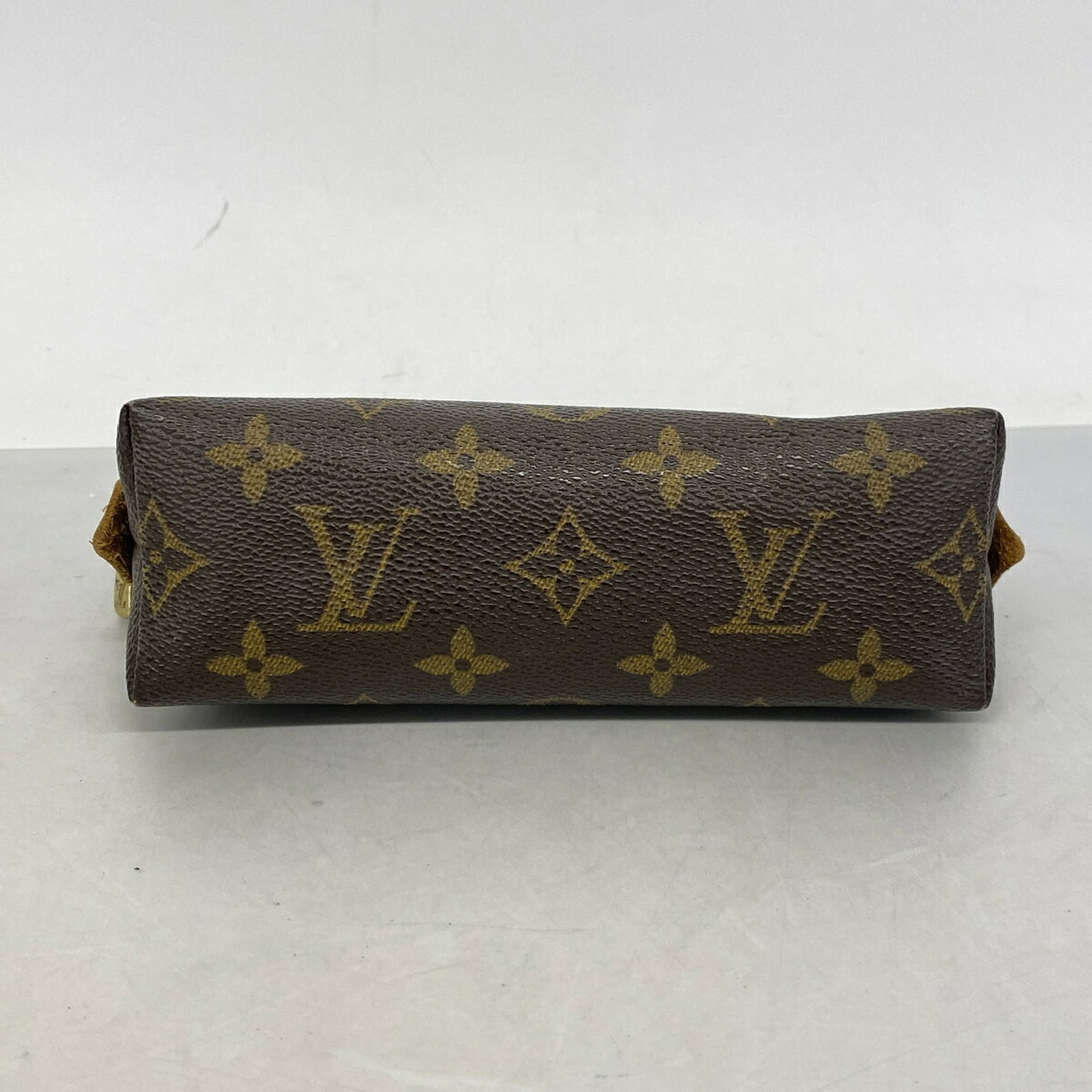 Louis Vuitton Pouch - 3