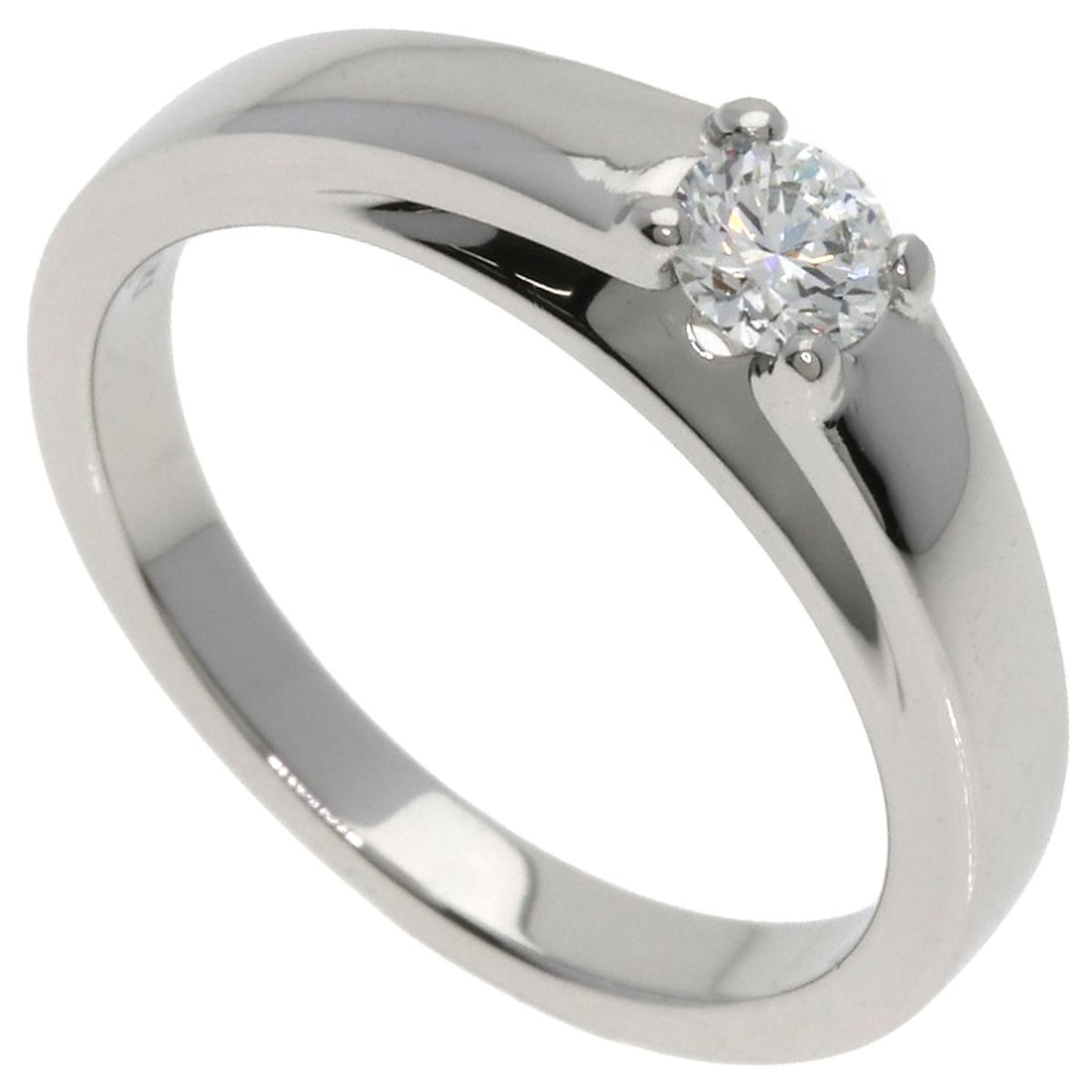 Marry Me Solitaire Diamond E-If-Ex Platinum Pt950 Bvlgari: Marry Me Solitaire Diamond E-If-Ex Platinum Pt950 Bvlgari Platinum Pt950 BVLGARI ring features a D color diamond with a total carat weight of 0.19ct, set in a striking silver metal design. The ring's