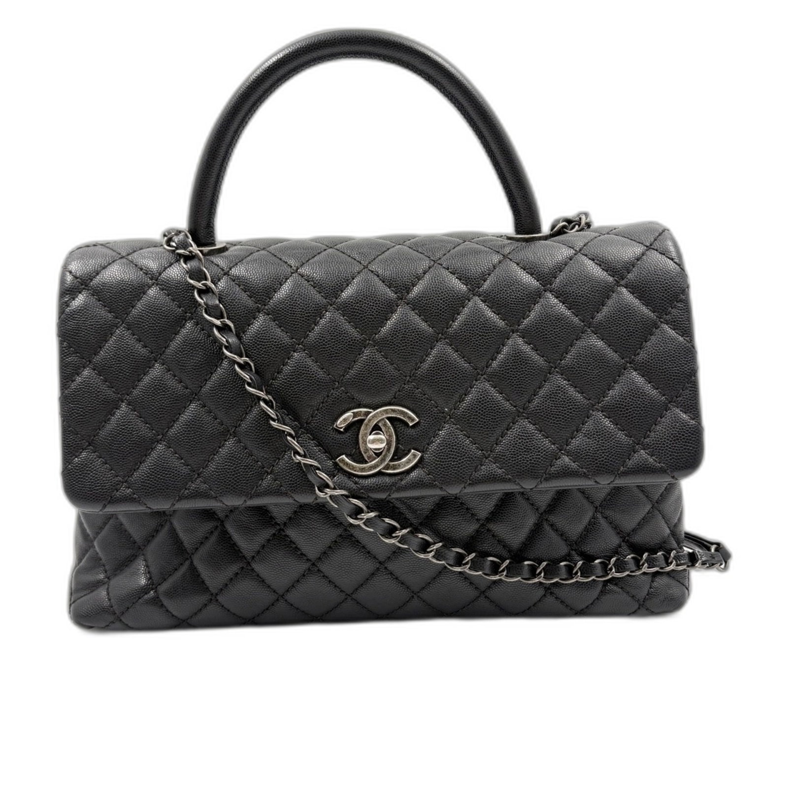 Handbag Chanel: Handbag Chanel The Matelasse handbag from Chanel features a sleek black design with a signature style. Measuring 22cm x 34cm x 9cm, it comes with a 100cm strap and a 9cm handle drop, making it a versa