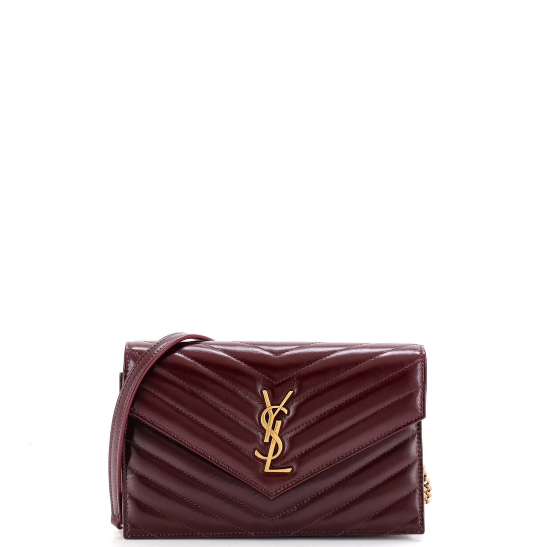 Classic Monogram Wallet on Chain Small Saint Leather Matelasse Chevron: Classic Monogram Wallet on Chain Small Saint Leather Matelasse Chevron Burgundy leather exterior with classic monogram pattern and matelasse chevron design, adding a touch of Saint Laurent's