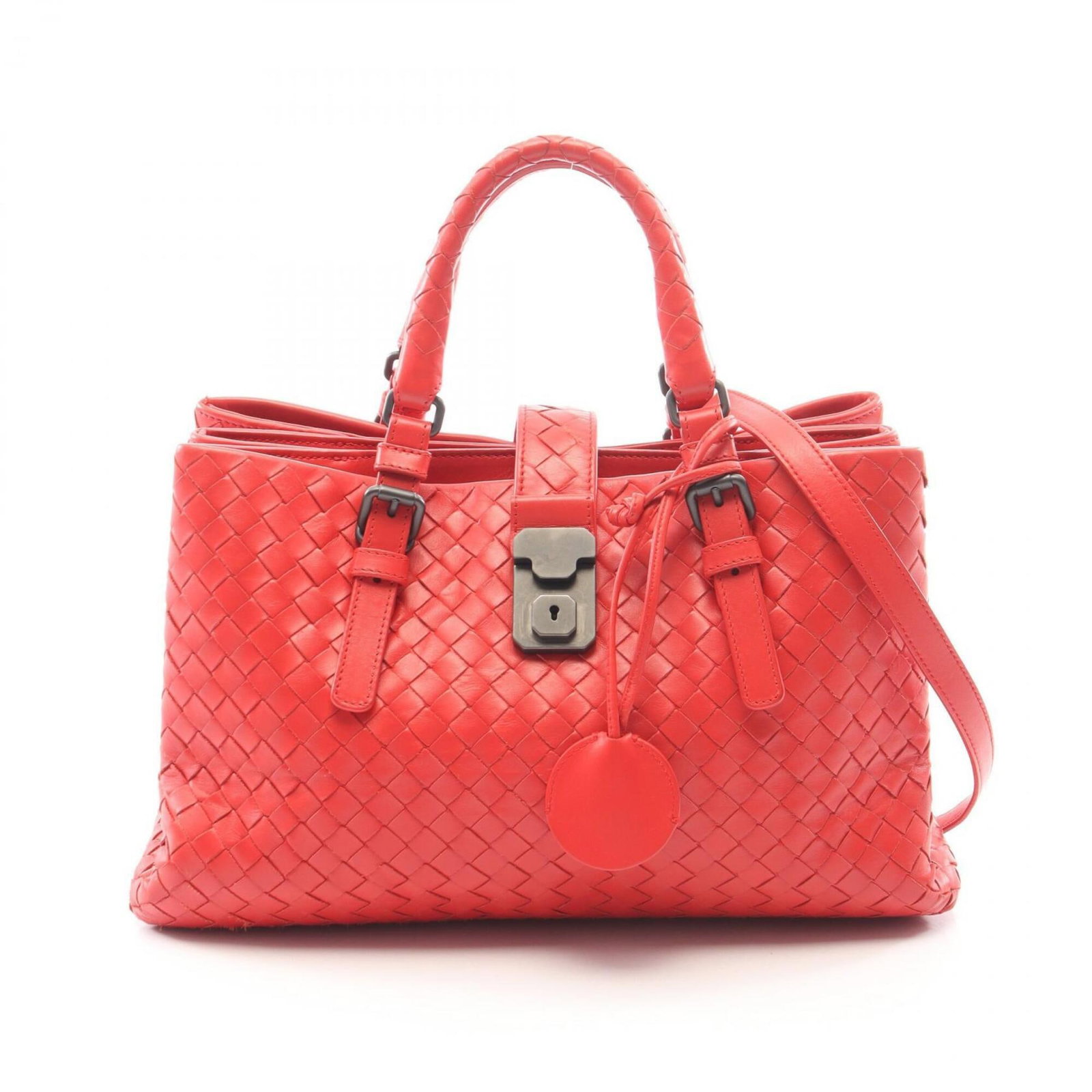 Intrecciato Handbag Bottega Veneta: Intrecciato Handbag Bottega Veneta Intrecciato woven in red, this Bottega Veneta handbag boasts a unique and eye-catching design. Measuring 18cm x 31cm x 14cm, it features a compact size with a