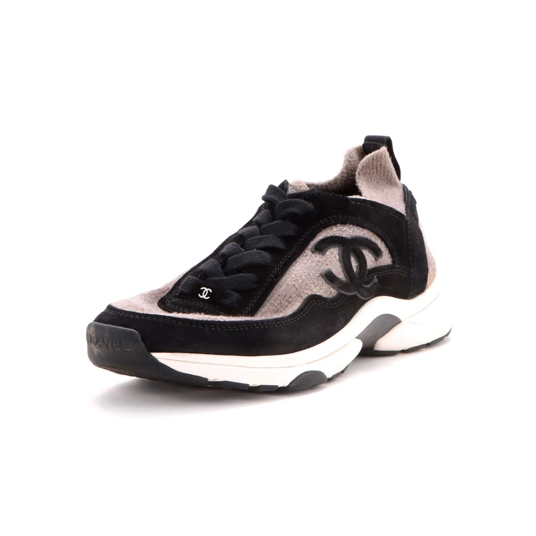 Sneakers Suede and Knit Fabric Low-Top Women's CC Chanel: Sneakers Suede and Knit Fabric Low-Top Women's CC Chanel Gray Suede and Knit Fabric Low-Top Sneakers with Mesh Exterior from Chanel, featuring a unique blend of materials and a classic design. The sho