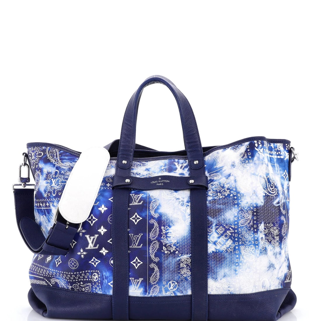 Limited Edition Monogram Bandana Leather Tote Louis Vuitton: Limited Edition Monogram Bandana Leather Tote Louis Vuitton Blue canvas coated Louis Vuitton bandana leather tote with a unique monogram pattern, featuring a silver-toned strap and a classic journey t