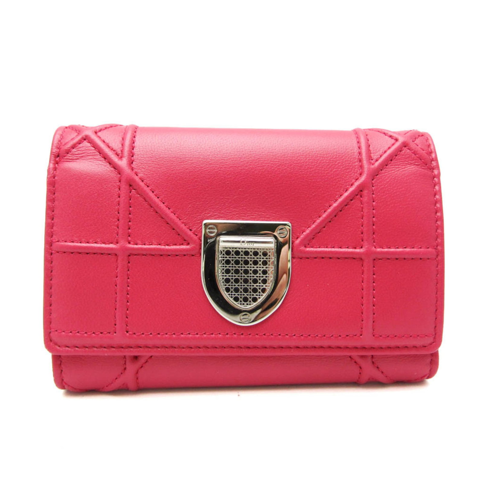 Christian Dior Wallet (Tri-Fold) Leather: Christian Dior Wallet (Tri-Fold) Leather The Christian Dior DIORAMA S0617PNAG tri-fold leather wallet is a stylish accessory made from high-quality Italian leather. Its distinctive pink color and