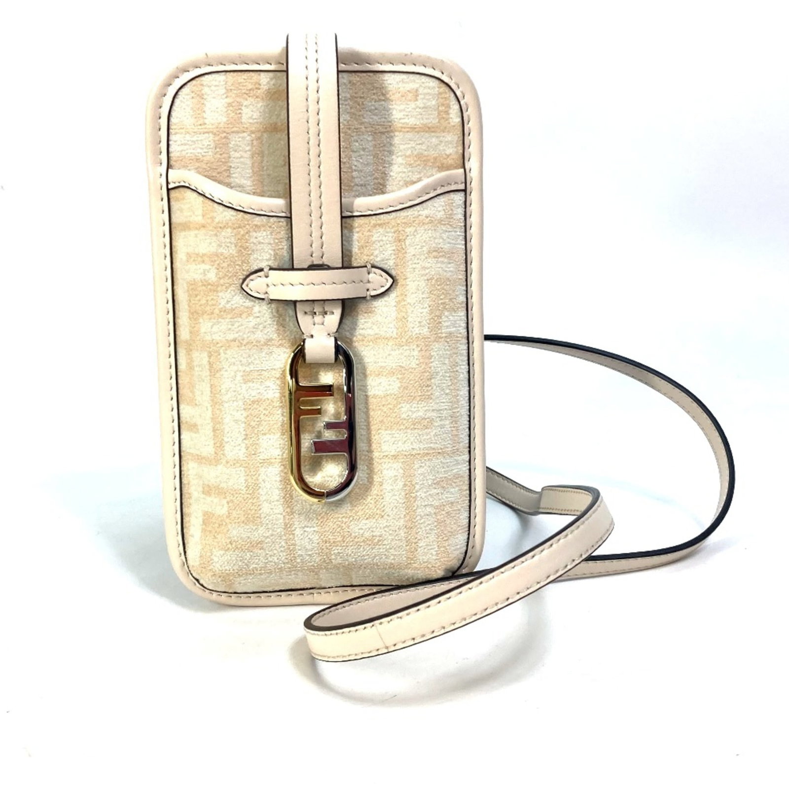 Pouch Fendi Other: Pouch Fendi Other The Fendi pouch is a stylish and compact accessory, measuring 11cm x 18cm in size, with a beige color that adds a touch of elegance to any outfit. Made from a high-quality material,