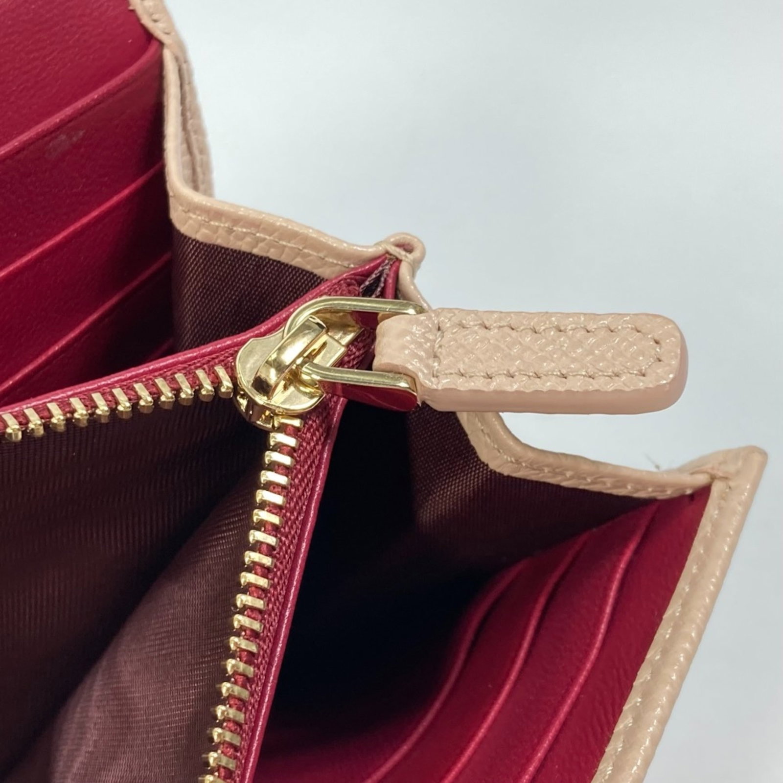 Bi Fold Leather Wallet - 14