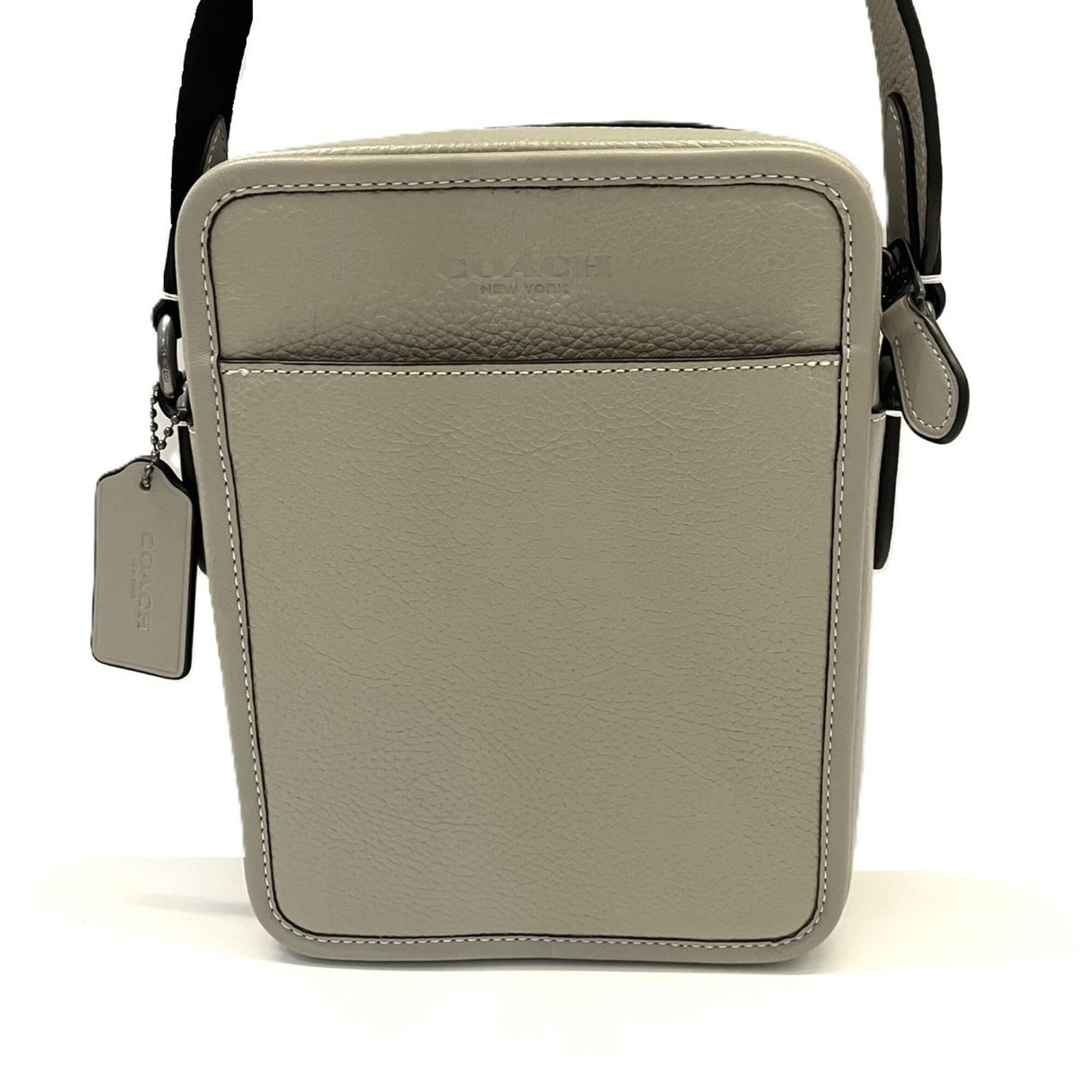 Shoulder Bag Leather Coach: Shoulder Bag Leather Coach Gray Calfskin Leather Shoulder Bag with 72cm Strap. This Coach shoulder bag features high-quality leather construction and a classic design. Made from durable calfskin