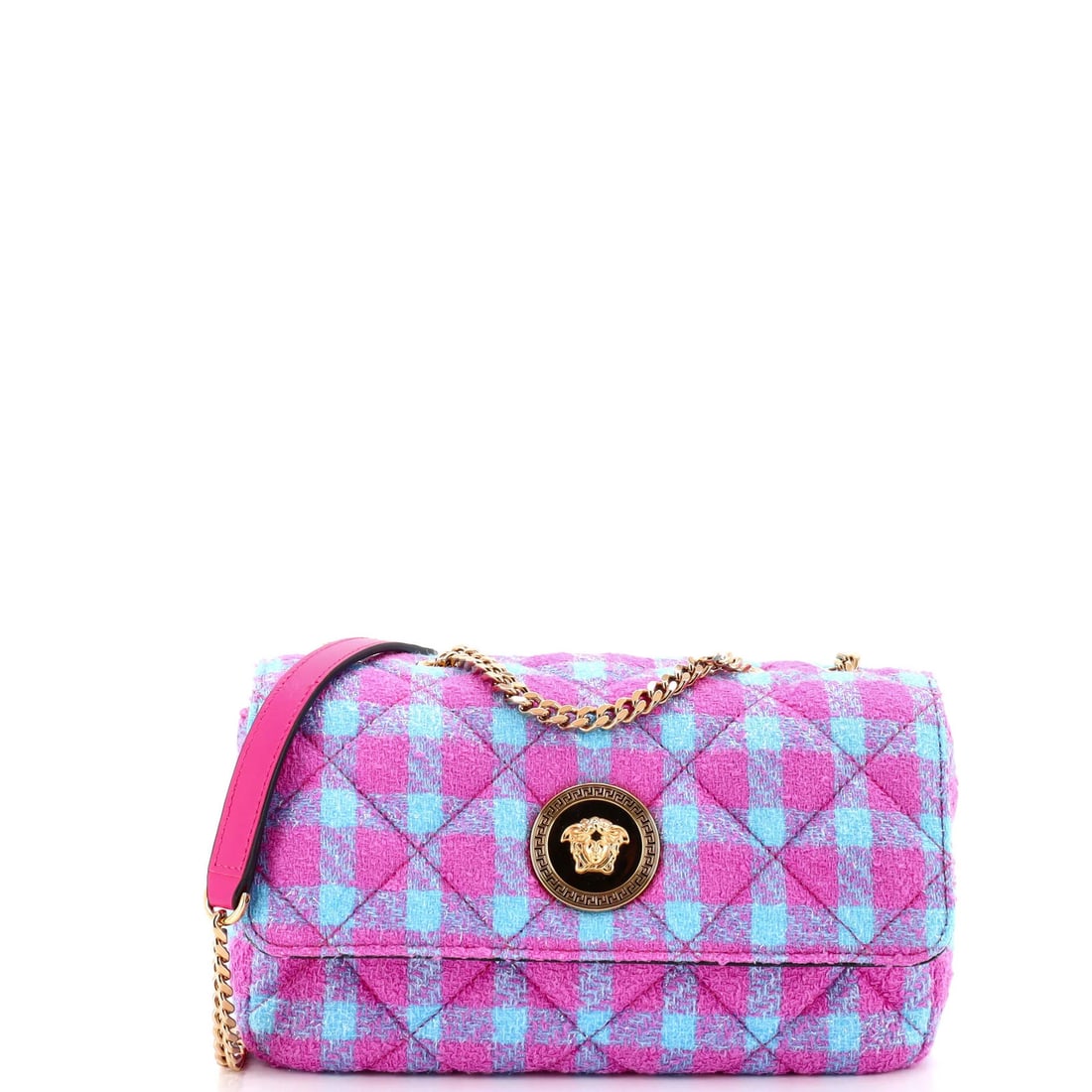 Versace Medusa Icon Chain Flap Bag Quilted Tweed East West: Versace Medusa Icon Chain Flap Bag Quilted Tweed East West The Versace Medusa Icon Chain Flap Bag Quilted Tweed East West boasts a striking pink tweed exterior, adorned with the iconic Medusa logo,